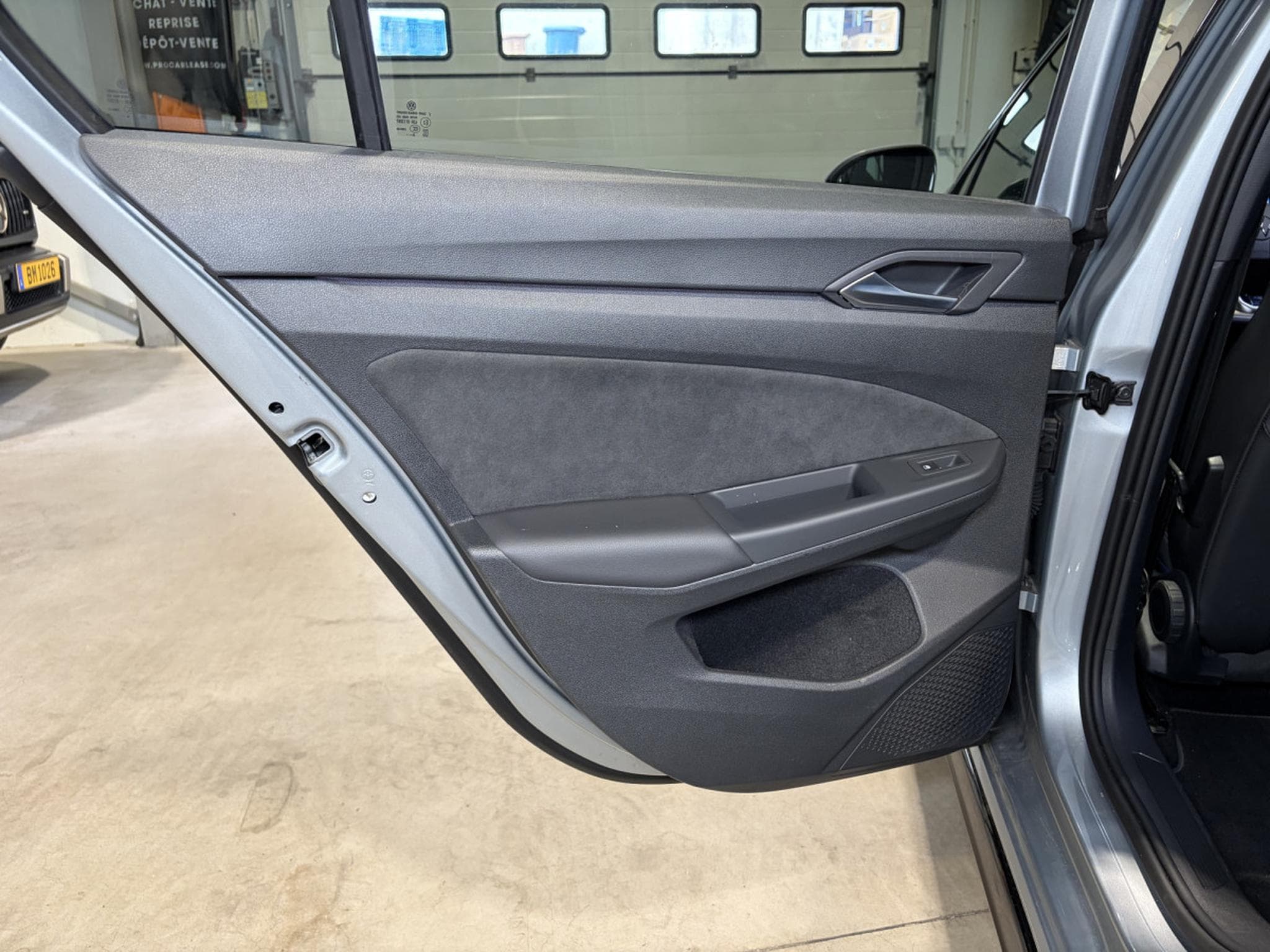 VW Golf Golf VIII Lim. 1.5 eTSI R-Line (2025) - Foto 16