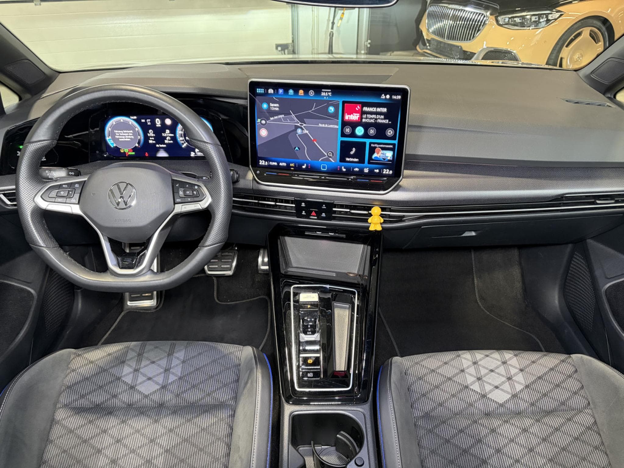 VW Golf Golf VIII Lim. 1.5 eTSI R-Line (2025) - Foto 19