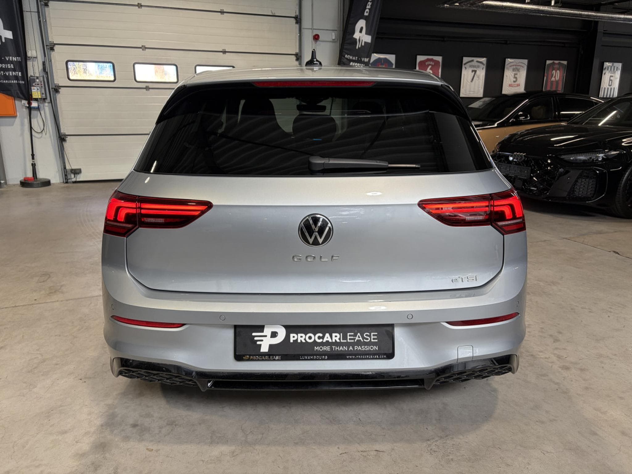VW Golf Golf VIII Lim. 1.5 eTSI R-Line (2025) - Foto 6