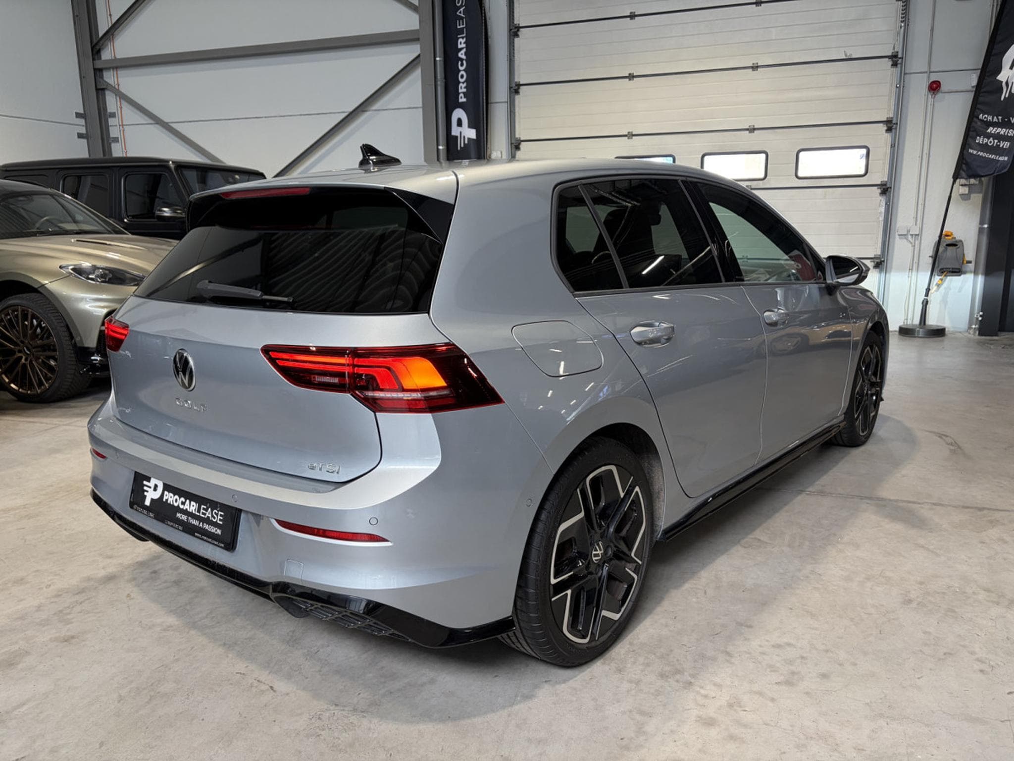VW Golf Golf VIII Lim. 1.5 eTSI R-Line (2025) - Foto 7