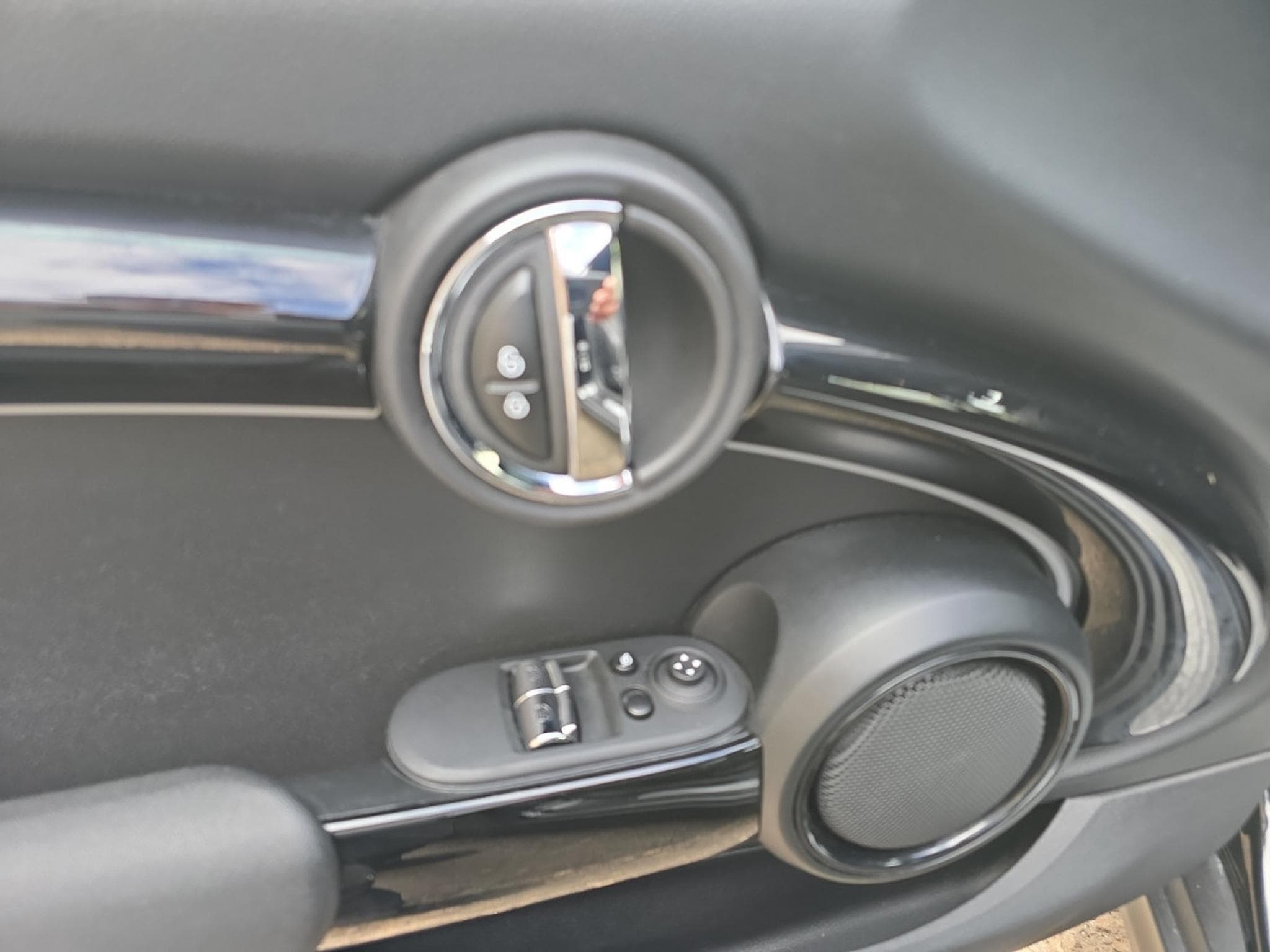 Mini Cooper 3 Facelift (2023) - Photo 11