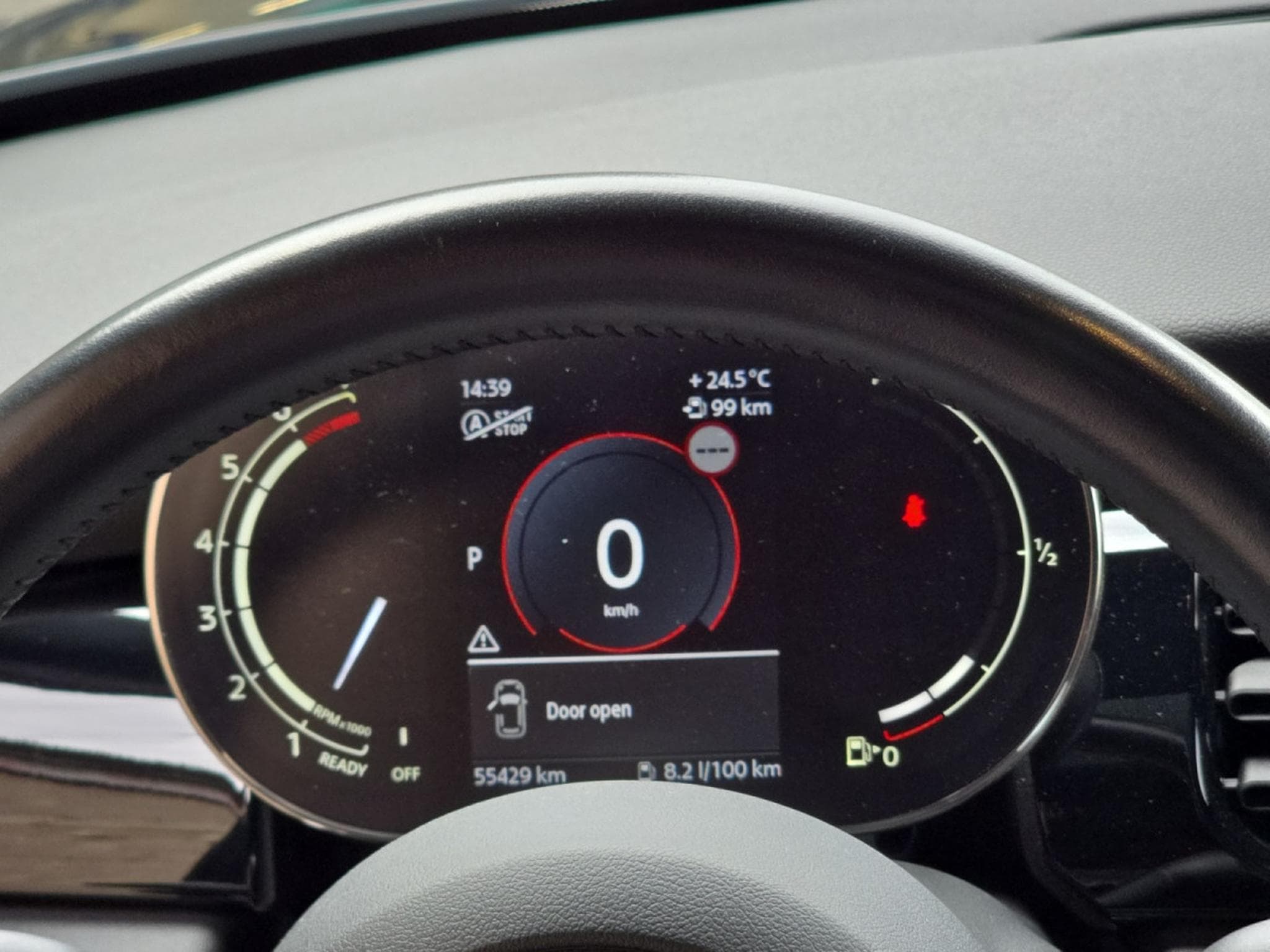 Mini Cooper 3 Facelift (2023) - Photo 14