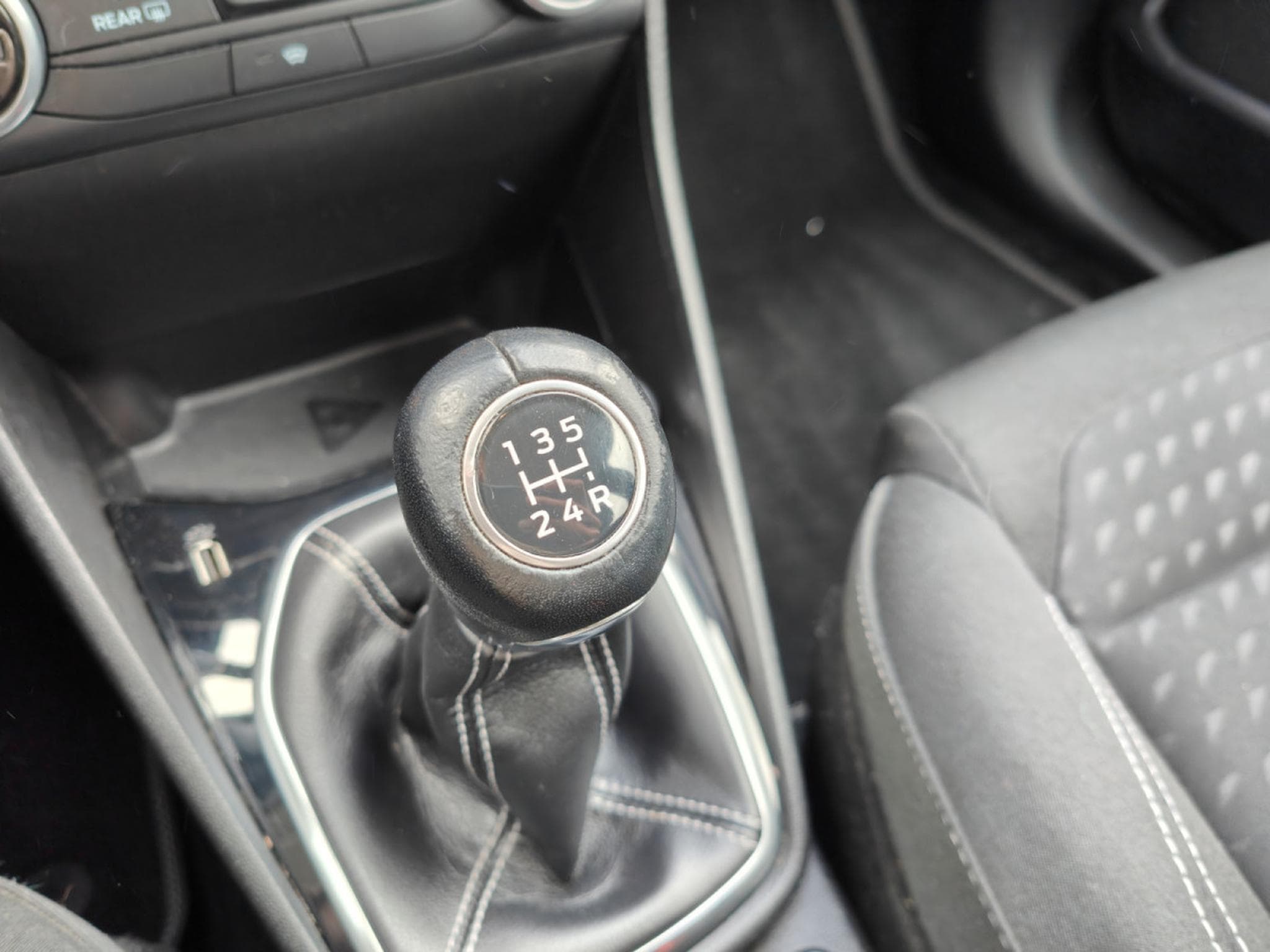 Ford Fiesta 1.0 ECOBOOST CARPLAY CLIMATISATION RADAR ARR (2018) - Foto 13