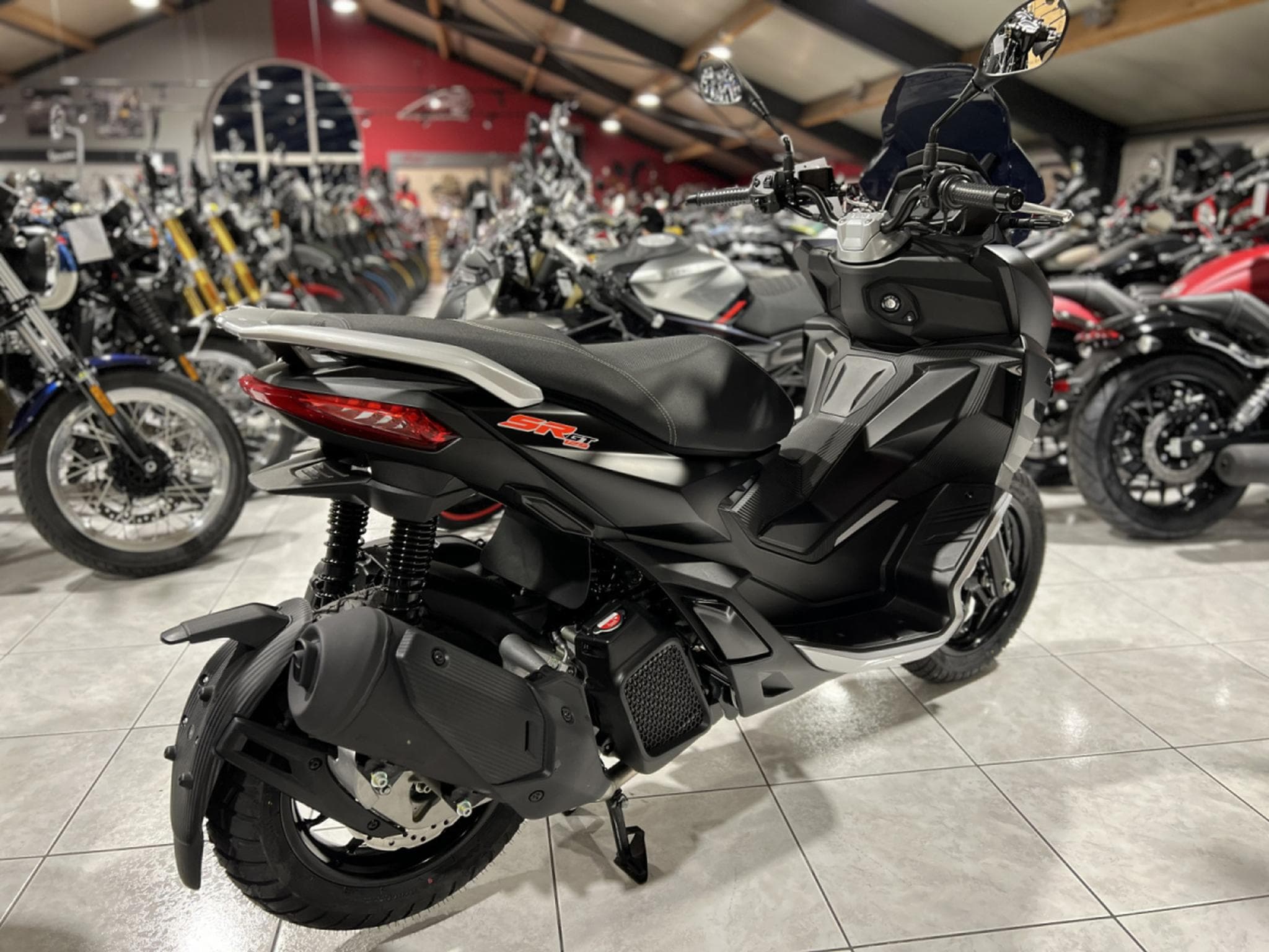 Aprilia SR GT (2026) - Photo 3