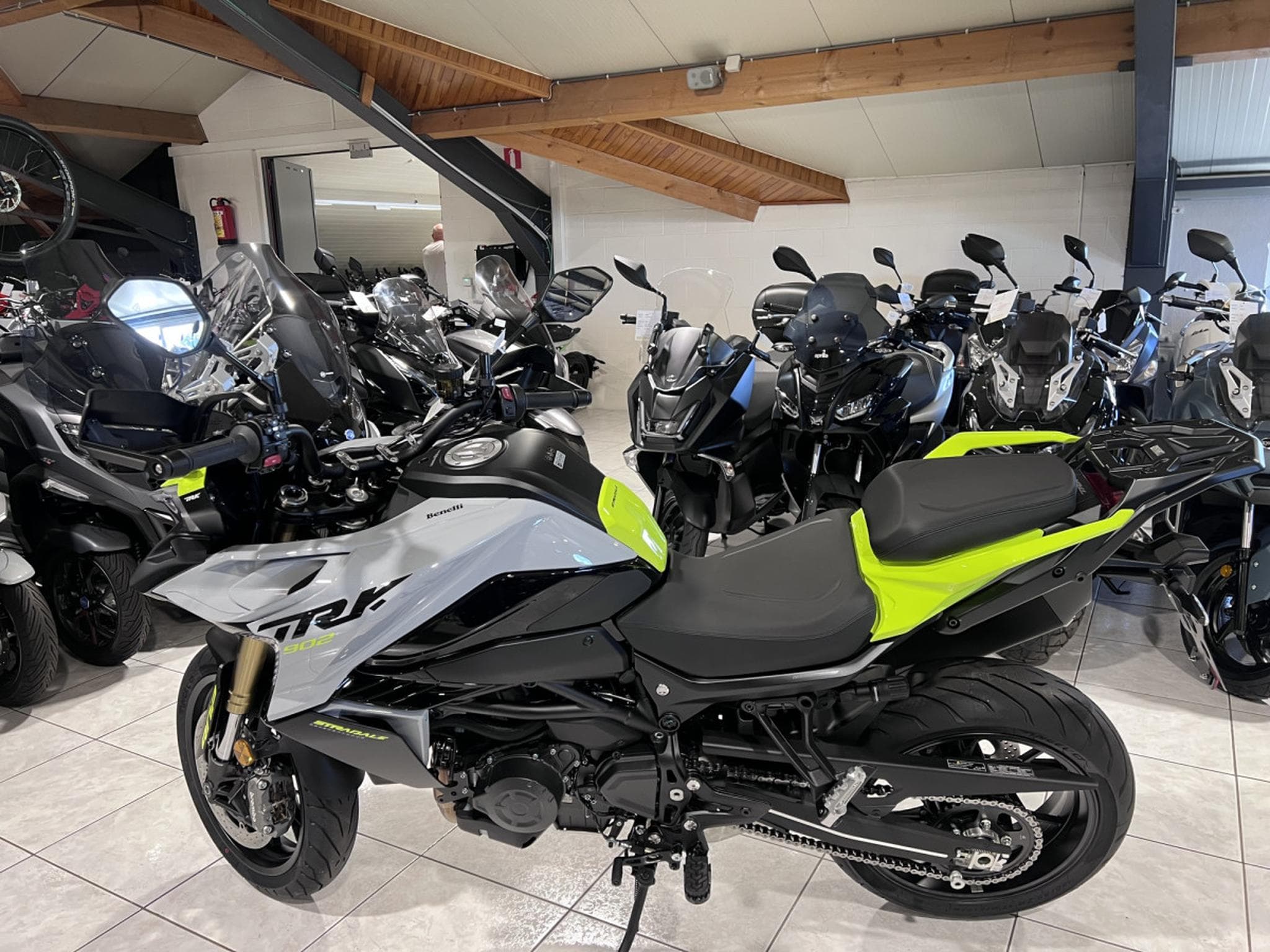 Benelli TRK 902 STRADALE (2026) - Foto 4