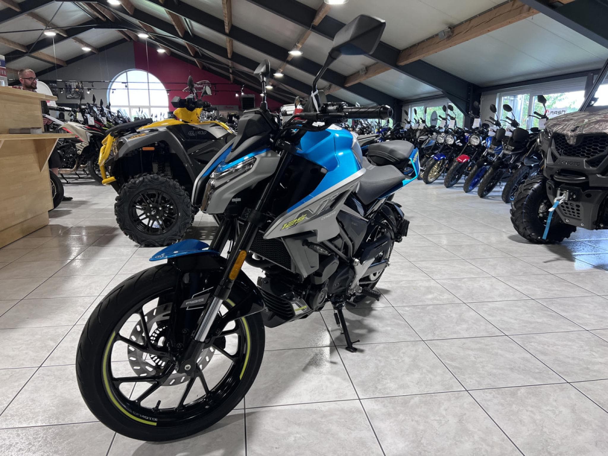 CF Moto 125 NK (2026) - Photo 2