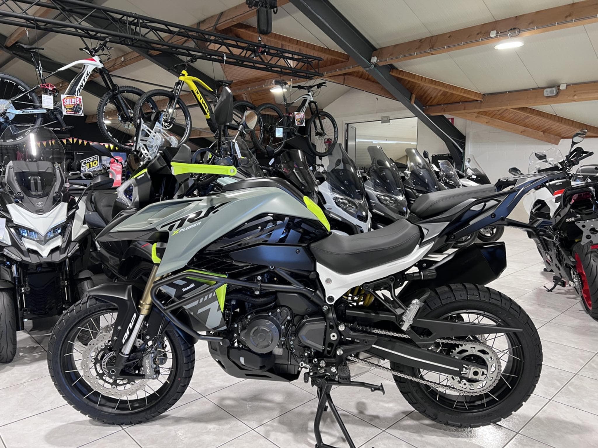 Benelli TRK 902 XPLORER (2026) - Foto 4