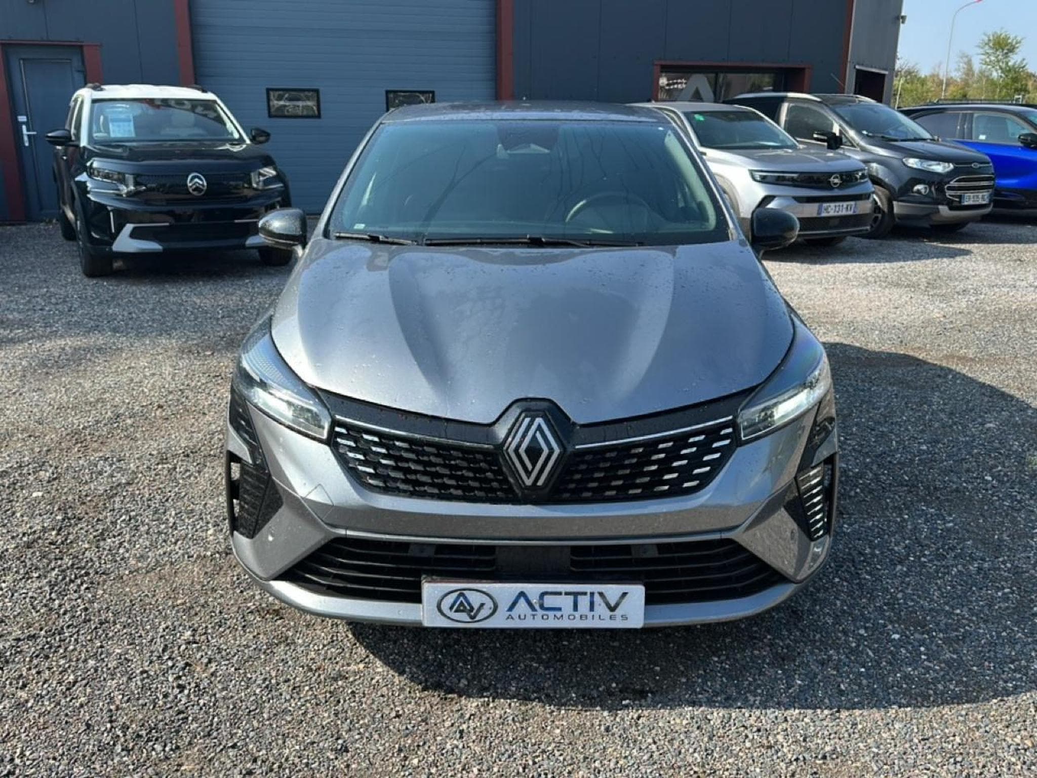 Renault Clio 1.0 TCE 90 TECHNO (2025) - Foto 2
