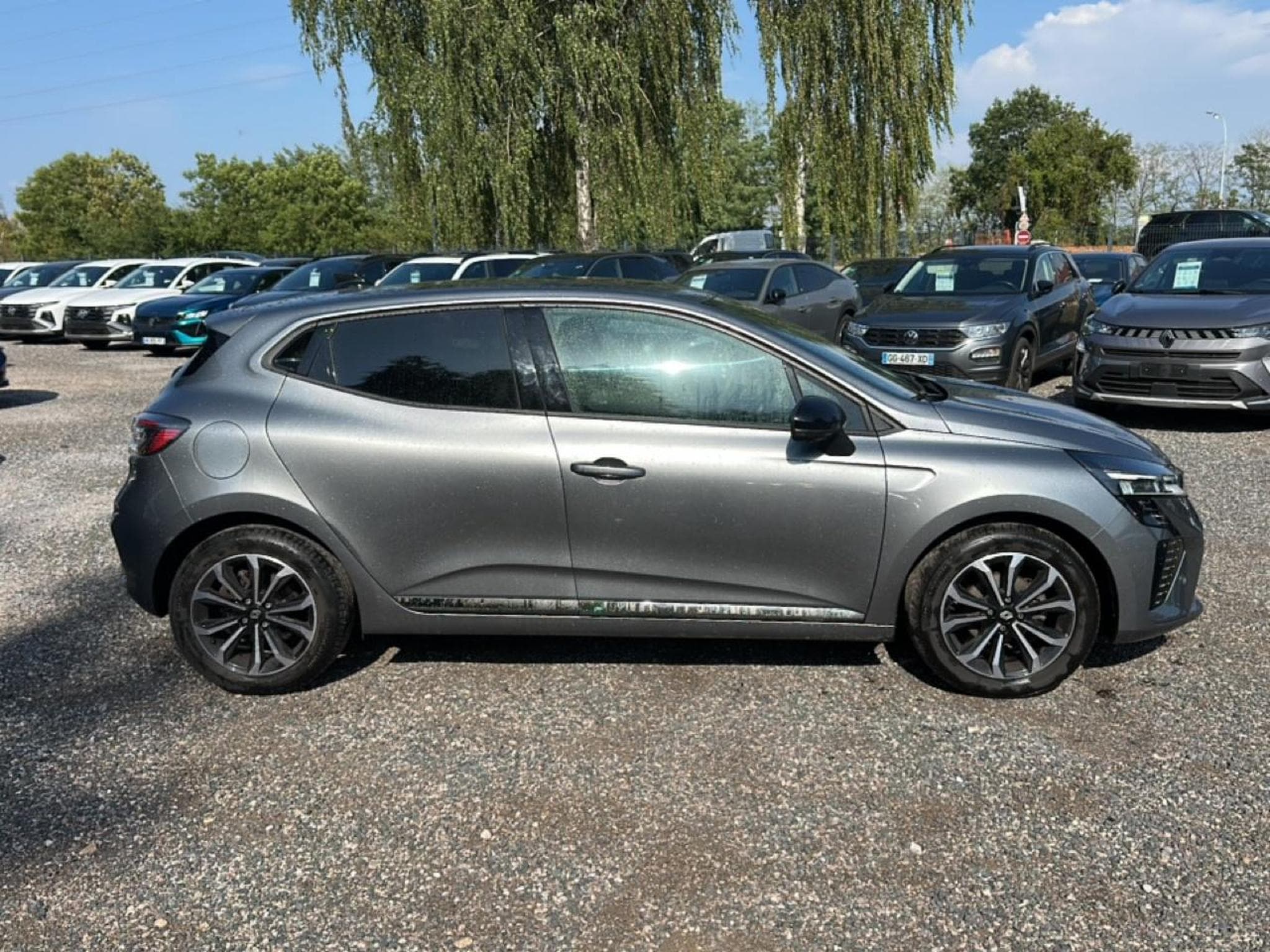 Renault Clio 1.0 TCE 90 TECHNO (2025) - Foto 4
