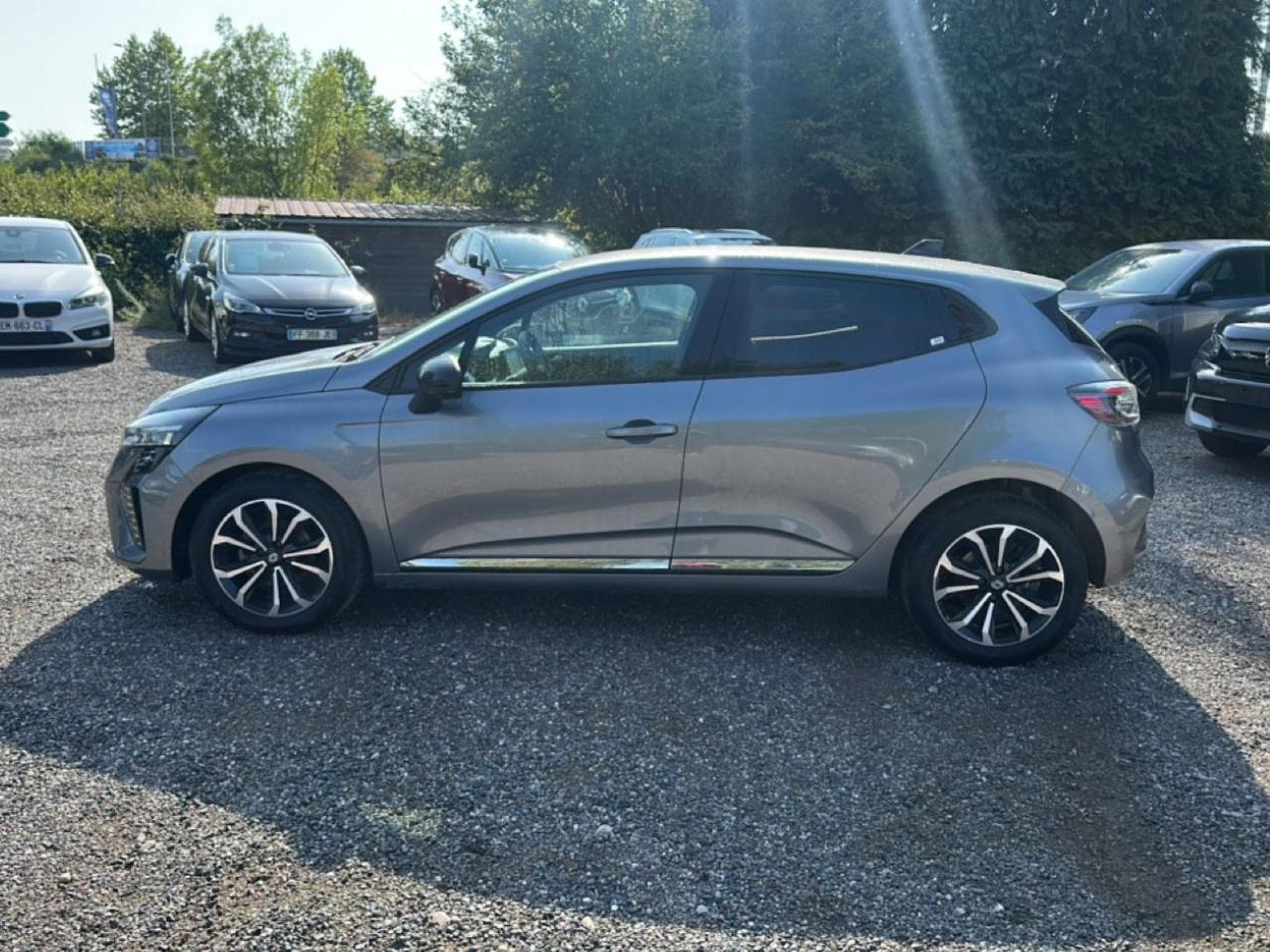Renault Clio 1.0 TCE 90 TECHNO (2025) - Foto 8