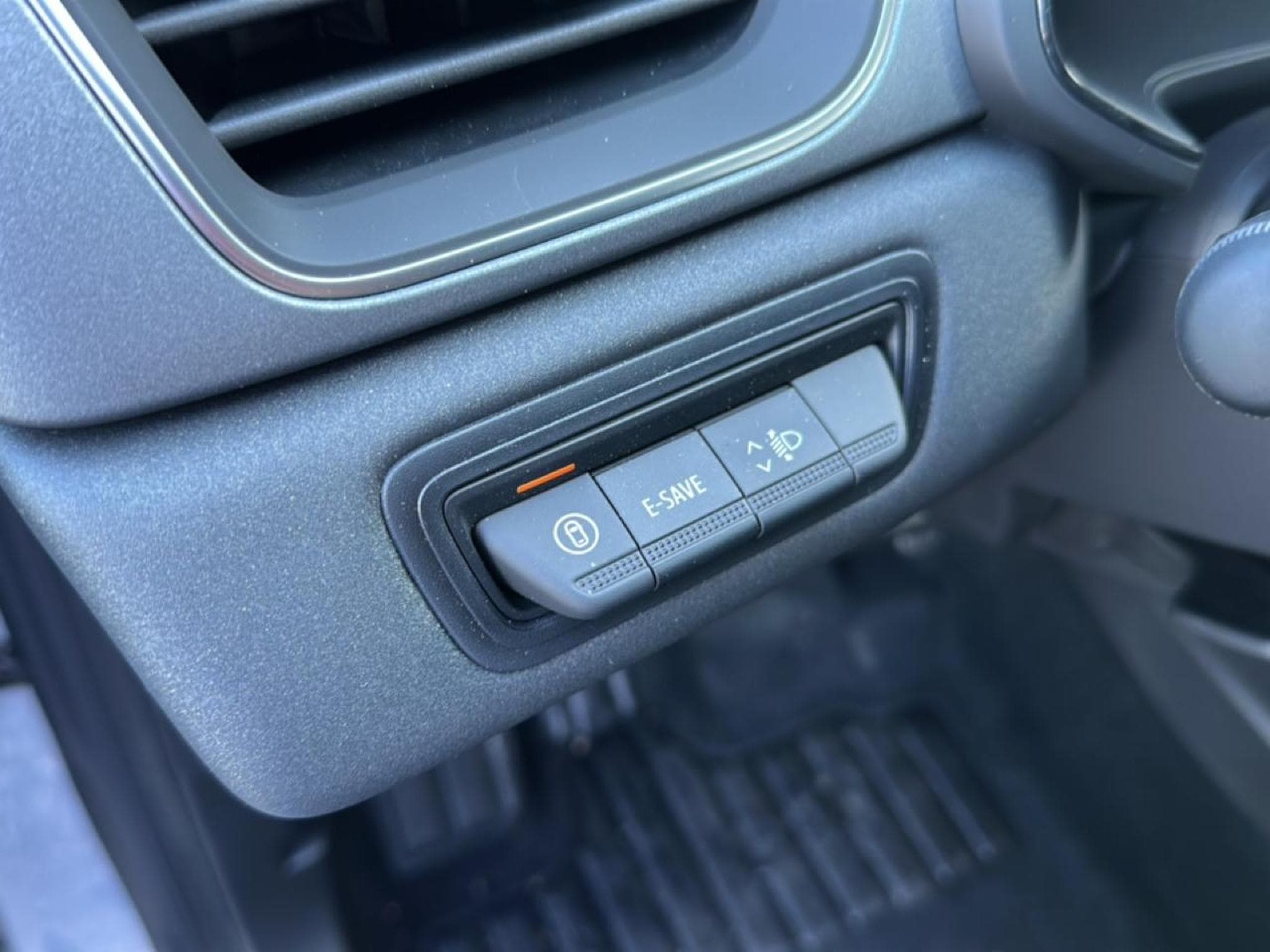 Renault Captur 1.8 E-TECH FULL HYBRID 160 TECHNO (2026) - Foto 17