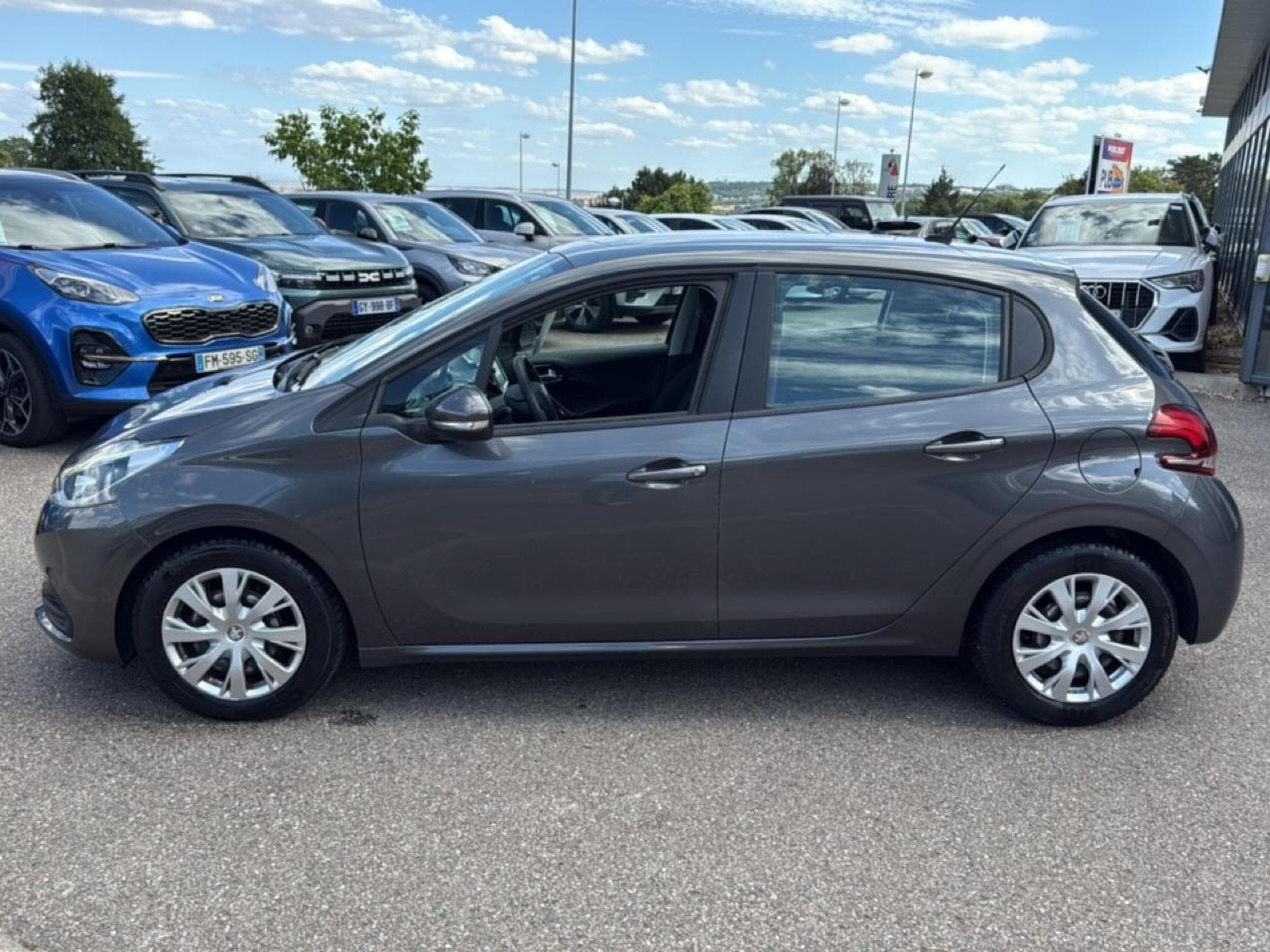 Peugeot 208 1.5 BLUEHDI 100 ACTIVE (2019) - Foto 10
