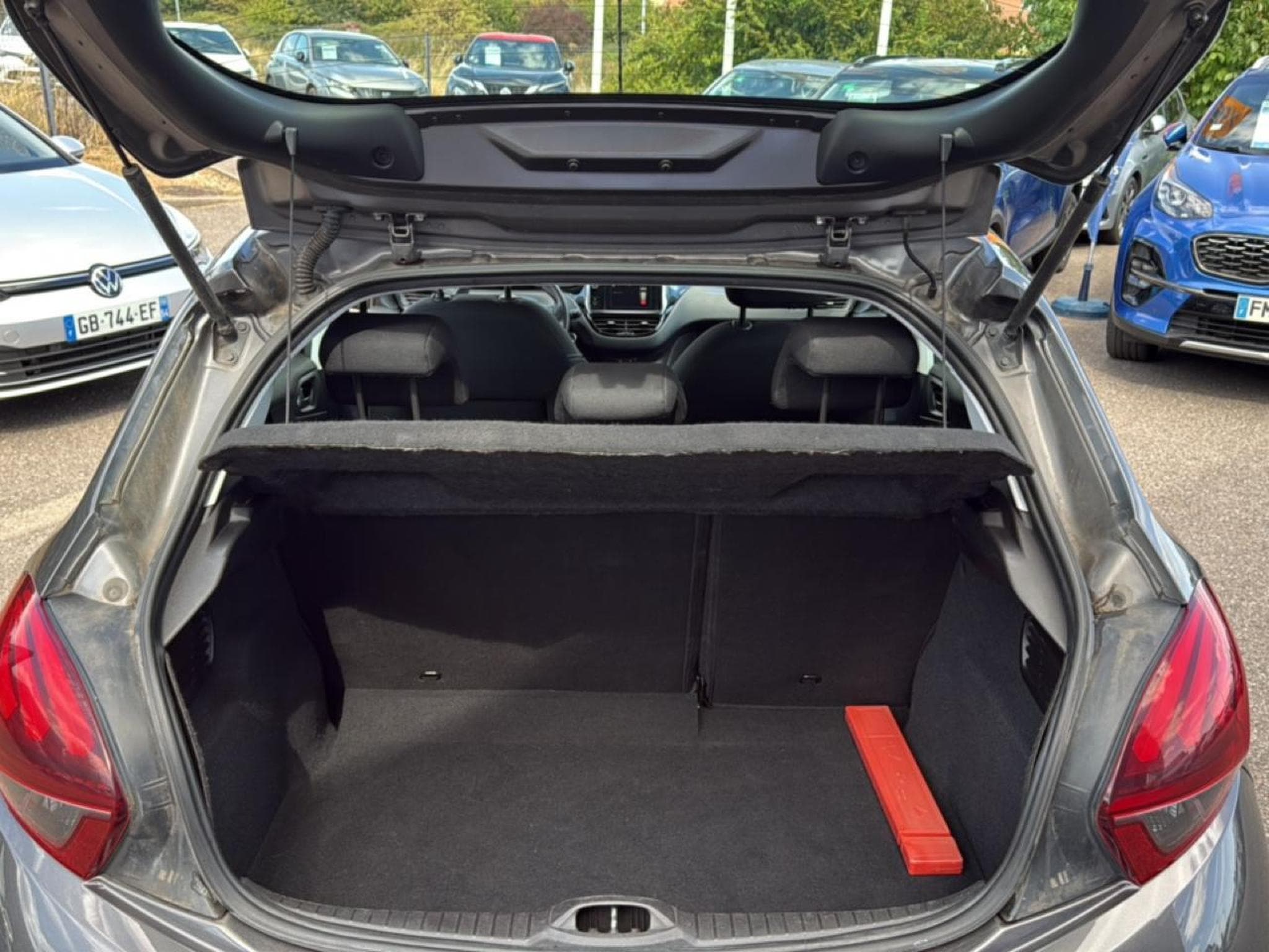 Peugeot 208 1.5 BLUEHDI 100 ACTIVE (2019) - Foto 11