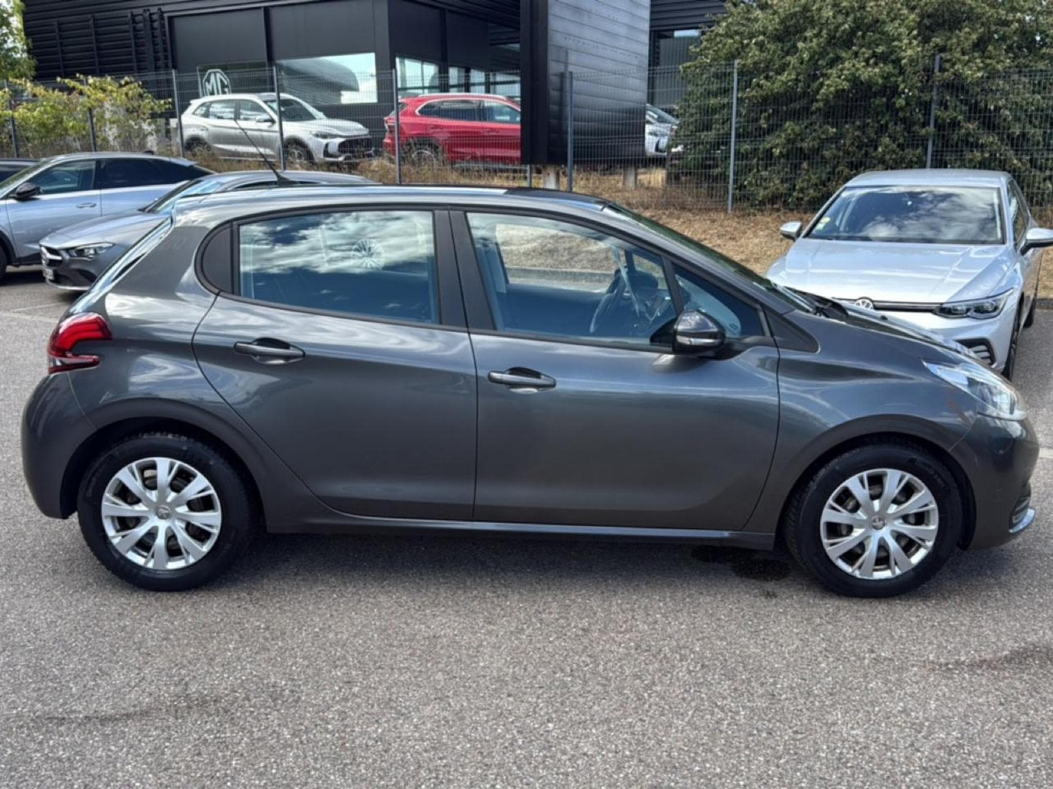 Peugeot 208 1.5 BLUEHDI 100 ACTIVE (2019) - Foto 4