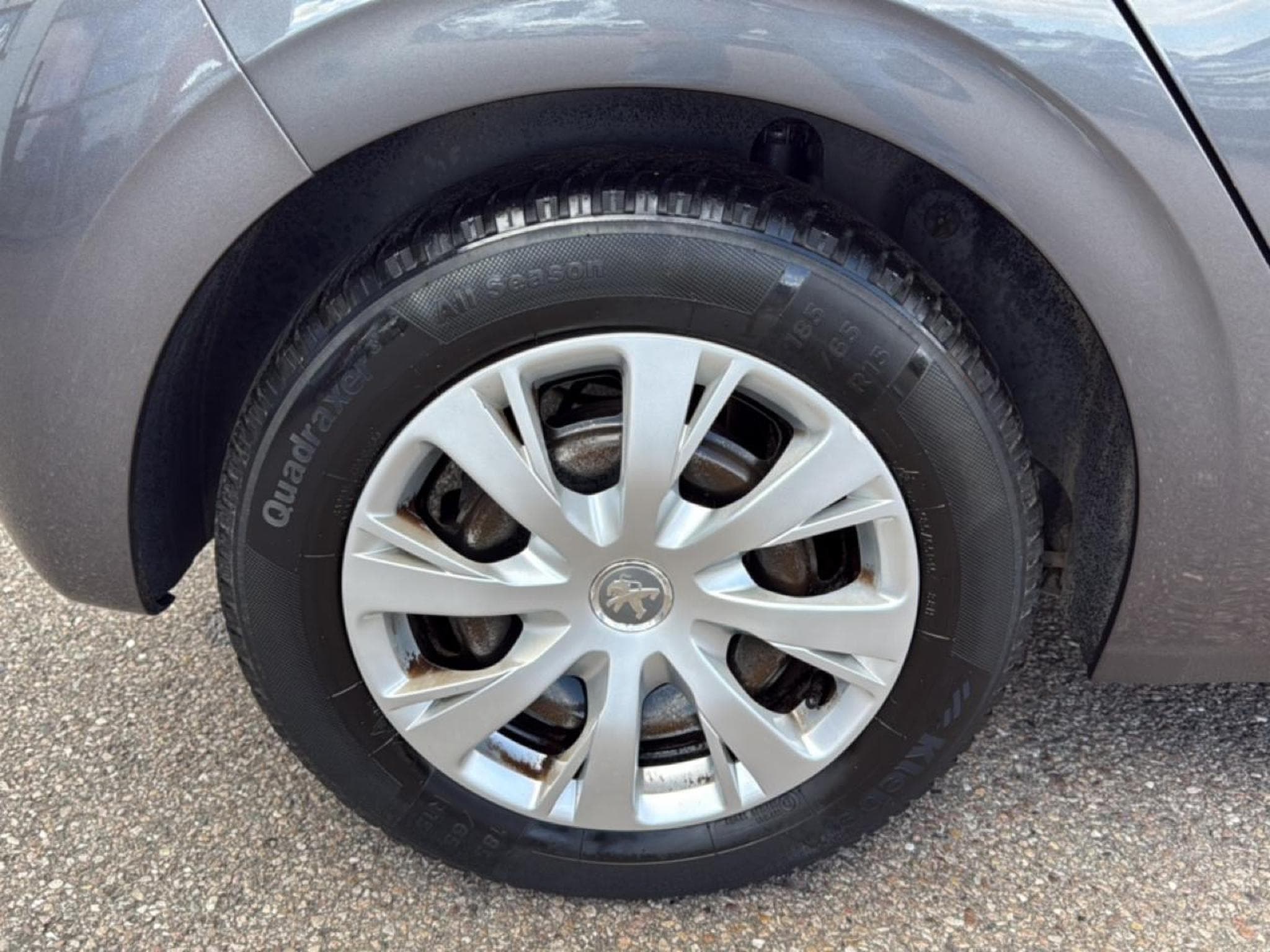 Peugeot 208 1.5 BLUEHDI 100 ACTIVE (2019) - Foto 6