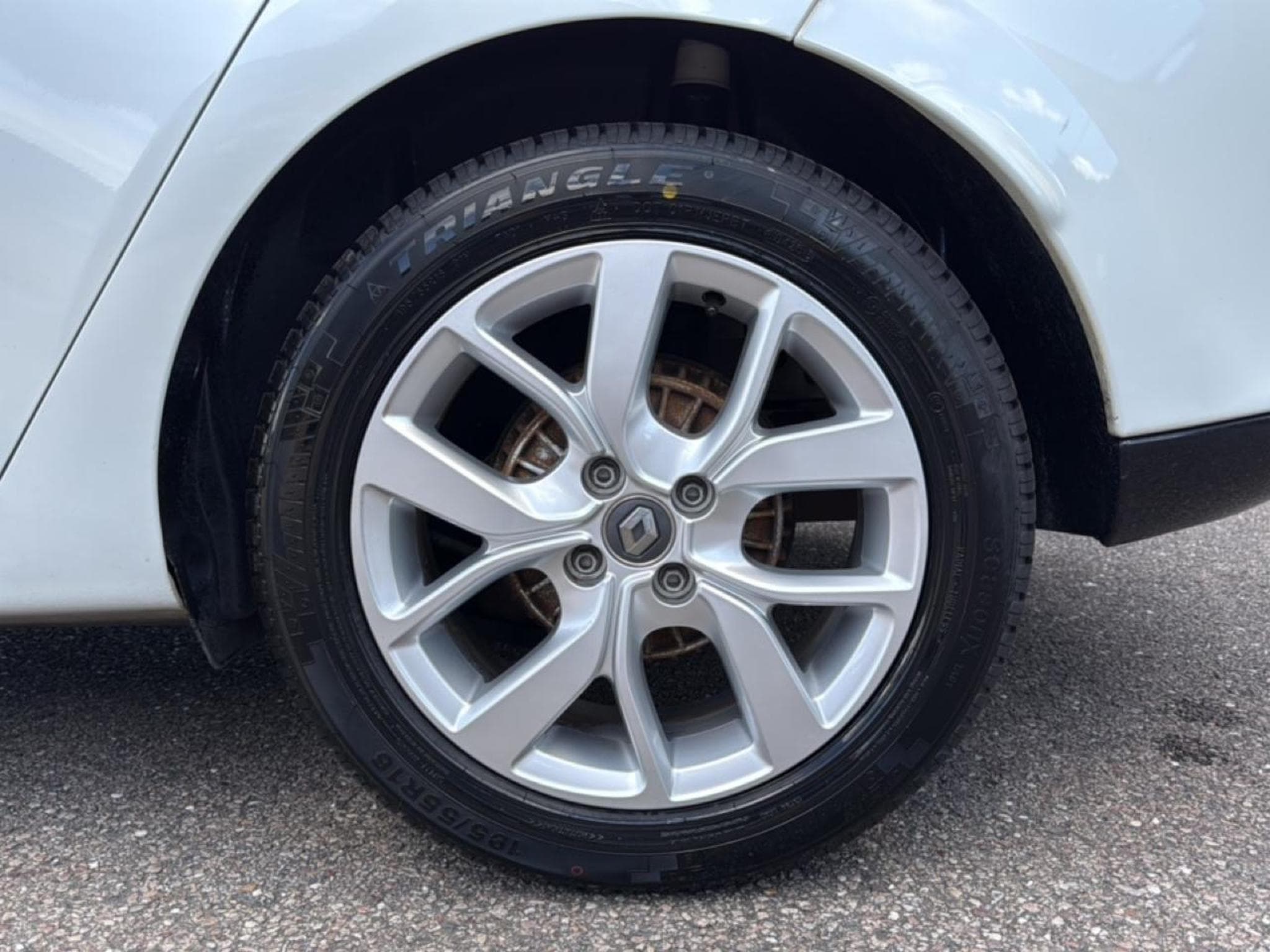 Renault CLIO IV ESTATE 0.9 TCE 90 ENERGY LIMITED (2019) - Foto 11