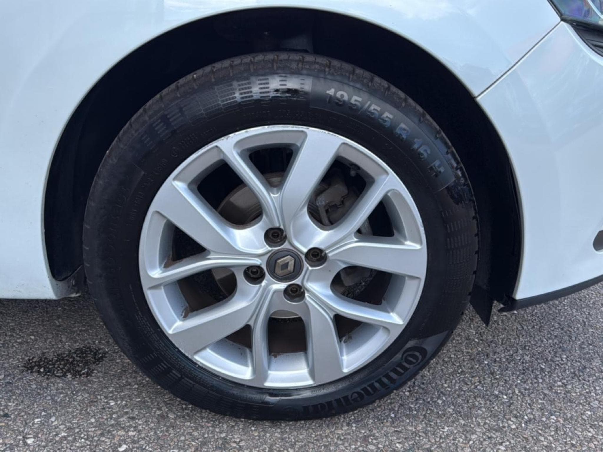 Renault CLIO IV ESTATE 0.9 TCE 90 ENERGY LIMITED (2019) - Foto 13