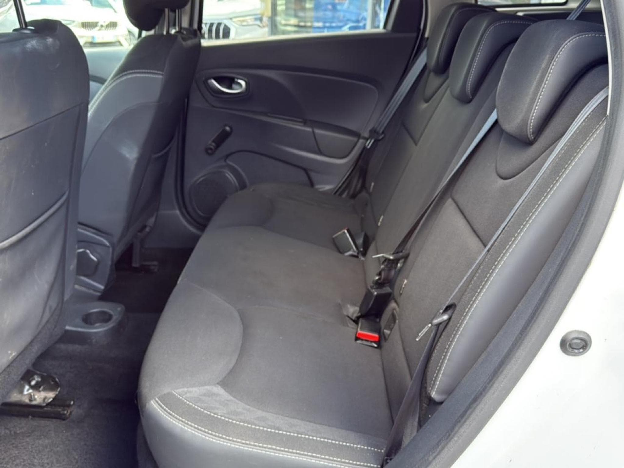 Renault CLIO IV ESTATE 0.9 TCE 90 ENERGY LIMITED (2019) - Foto 9