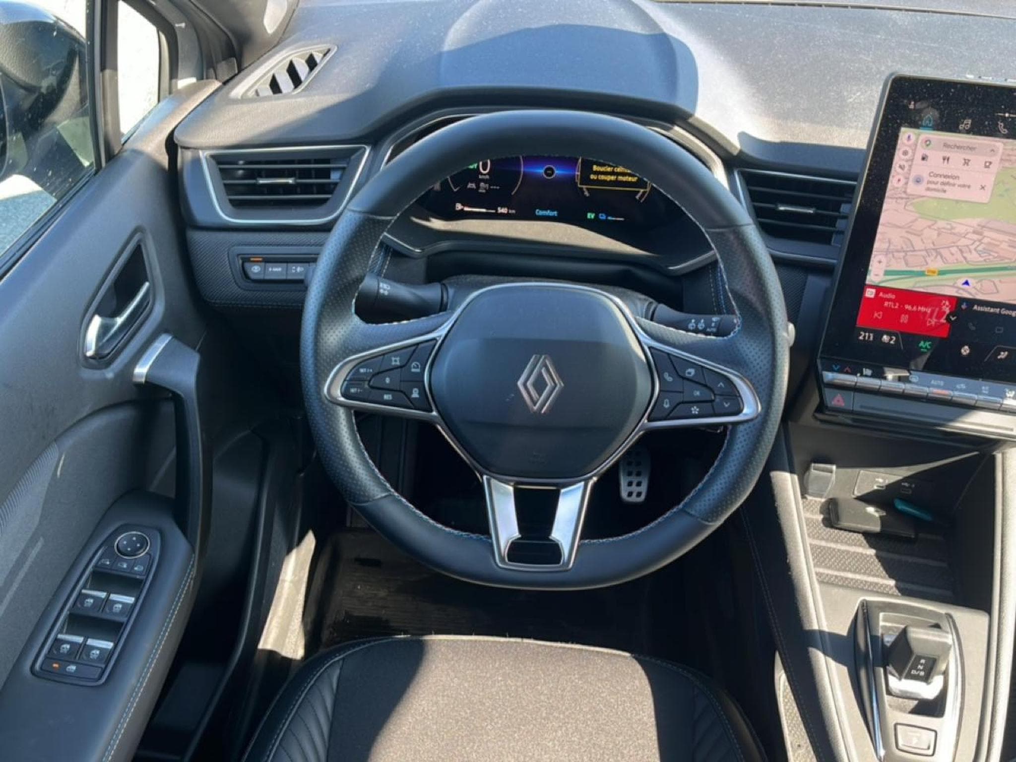 Renault Captur 1.8 E-TECH FULL HYBRID 160 ESPRIT ALPINE (2025) - Foto 12