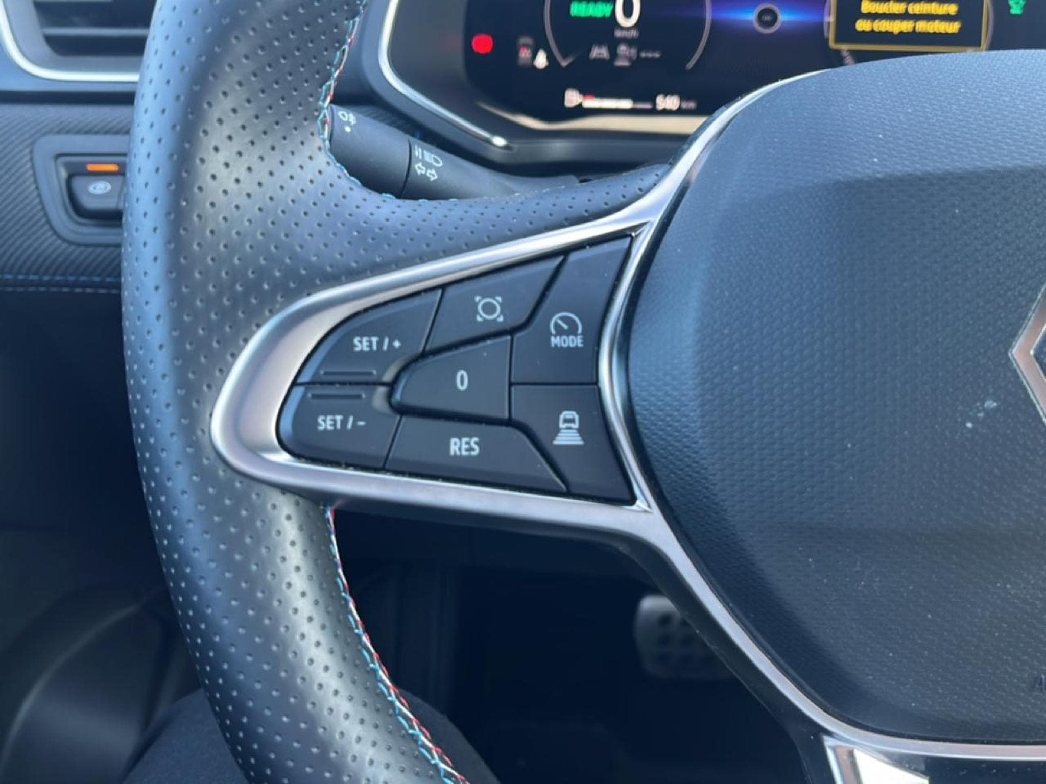 Renault Captur 1.8 E-TECH FULL HYBRID 160 ESPRIT ALPINE (2025) - Foto 14