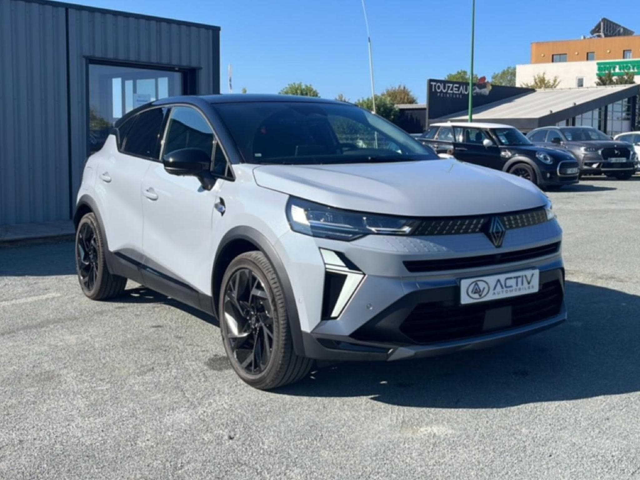 Renault Captur 1.8 E-TECH FULL HYBRID 160 ESPRIT ALPINE (2025) - Foto 3