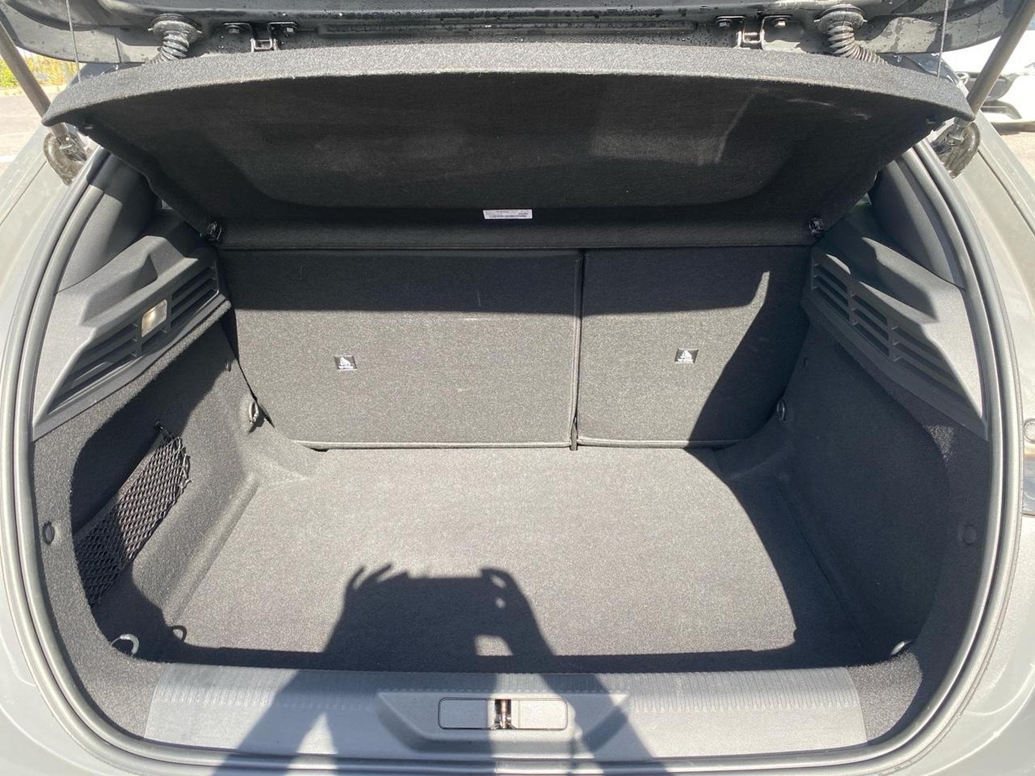 Peugeot 308 1.5 BLUEHDI 130 ALLURE EAT8 (2025) - Foto 16