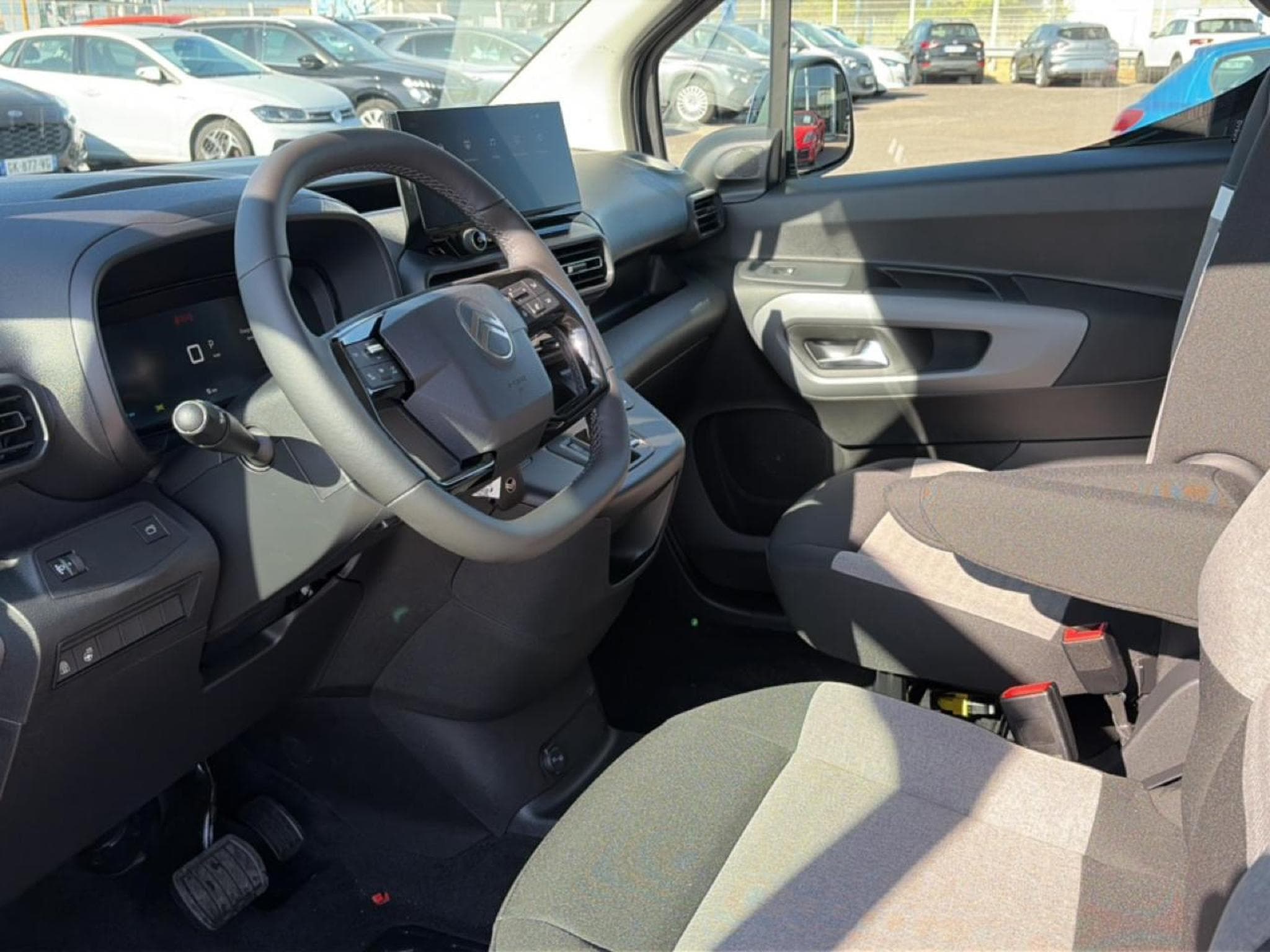 Citroen BERLINGO N1 1.5 BLUE HDI 130 M PLUS EAT8 (2026) - Foto 20