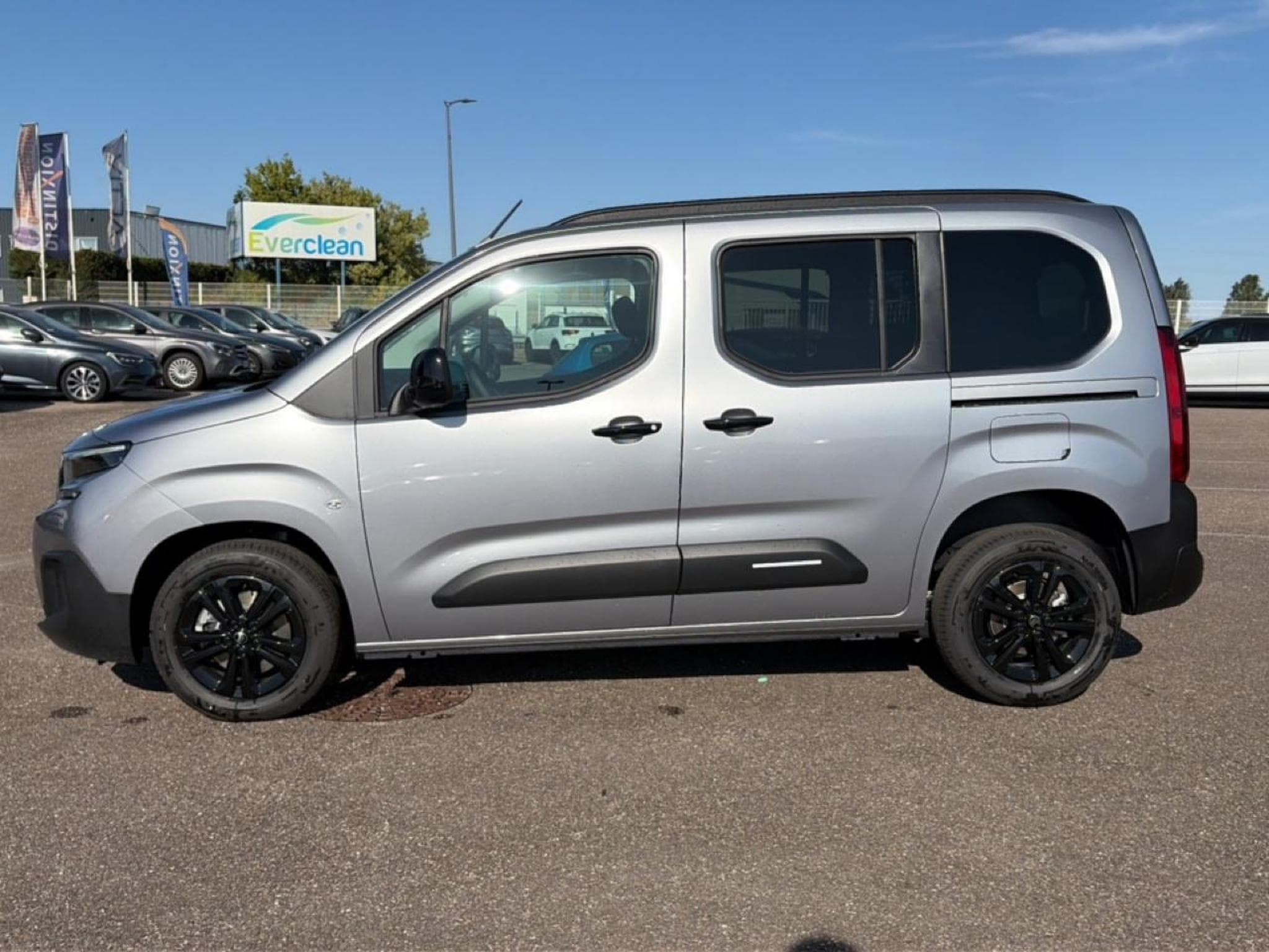 Citroen BERLINGO N1 1.5 BLUE HDI 130 M PLUS EAT8 (2026) - Foto 8