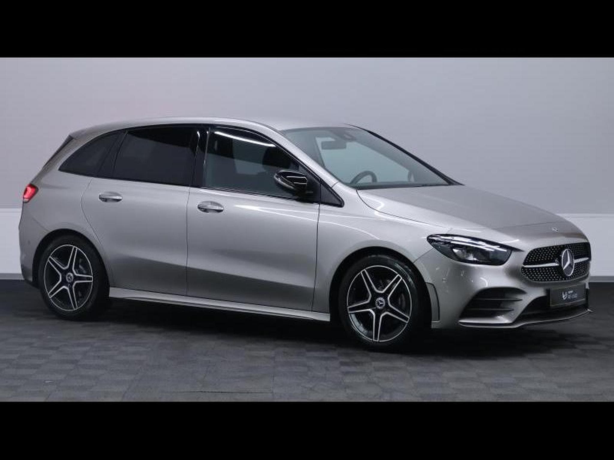Mercedes B 200 AMG Line 7G-DCT (2020) - Photo 3