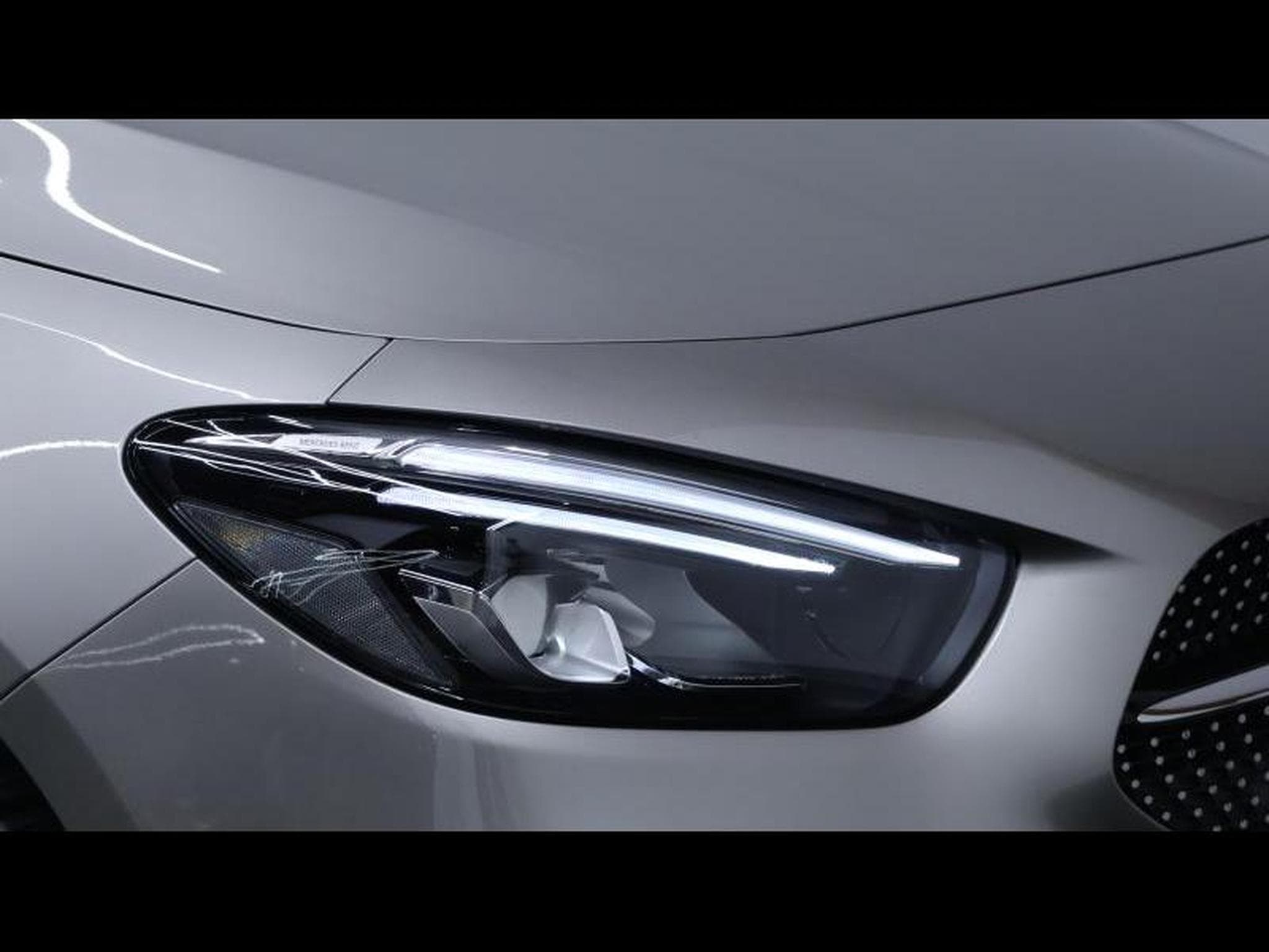 Mercedes B 200 AMG Line 7G-DCT (2020) - Photo 8