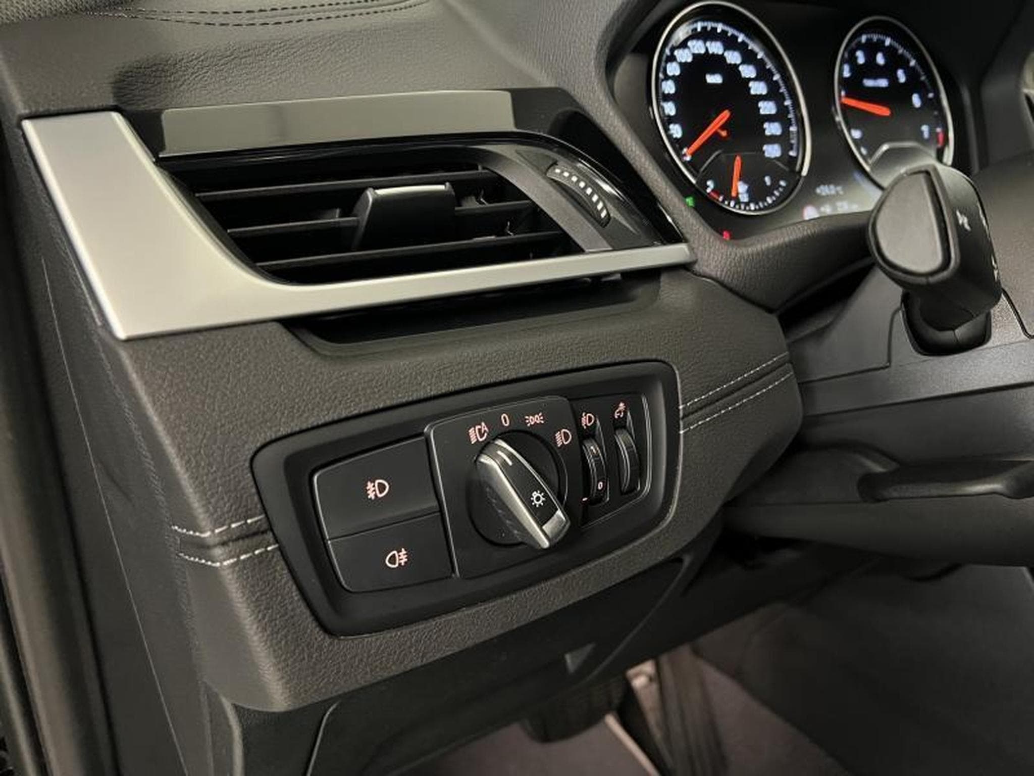 BMW X1 X Drive (2019) - Photo 13