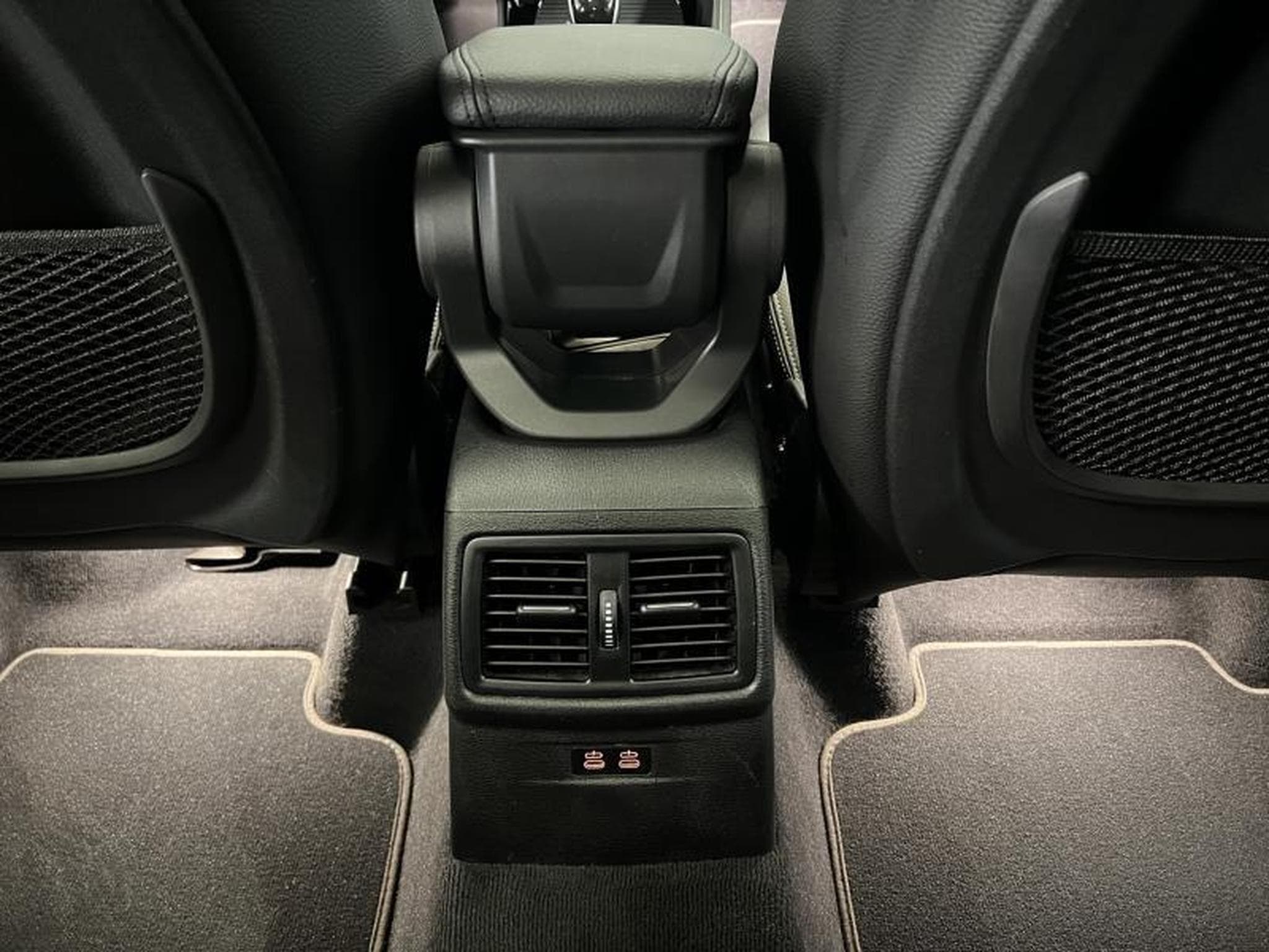 BMW X1 X Drive (2019) - Photo 19