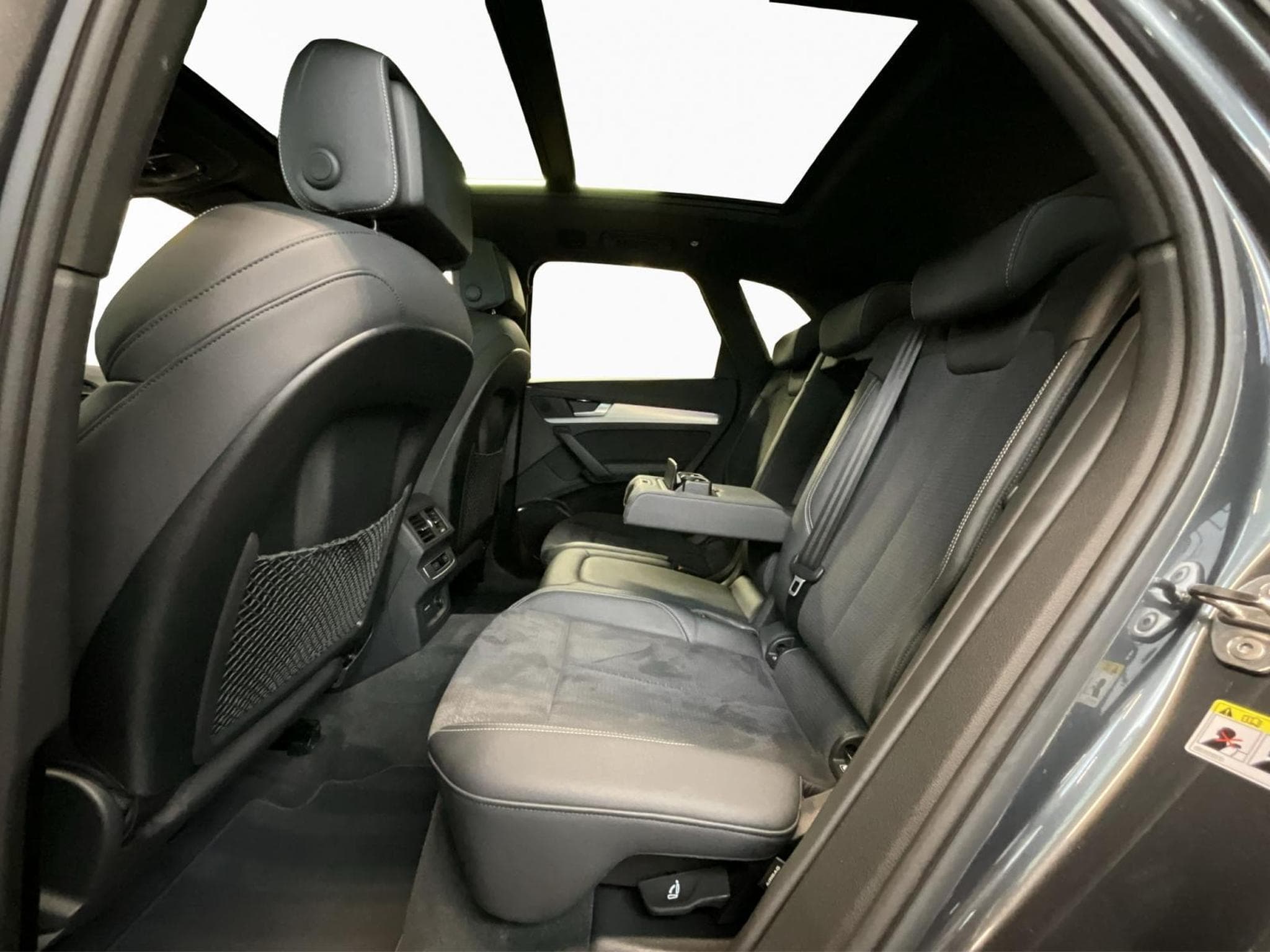 Audi SQ5 TDI+Quattro+TipTronic+P.Premium+Pano+Black-Style (2023) - Photo 16