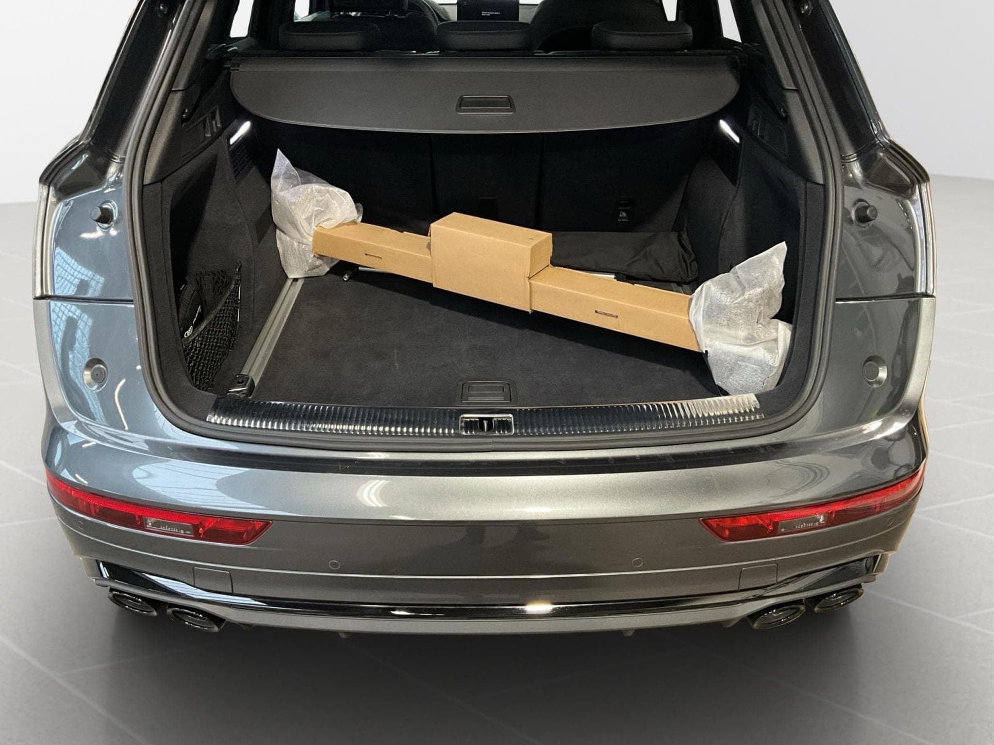 Audi SQ5 TDI+Quattro+TipTronic+P.Premium+Pano+Black-Style (2023) - Photo 17