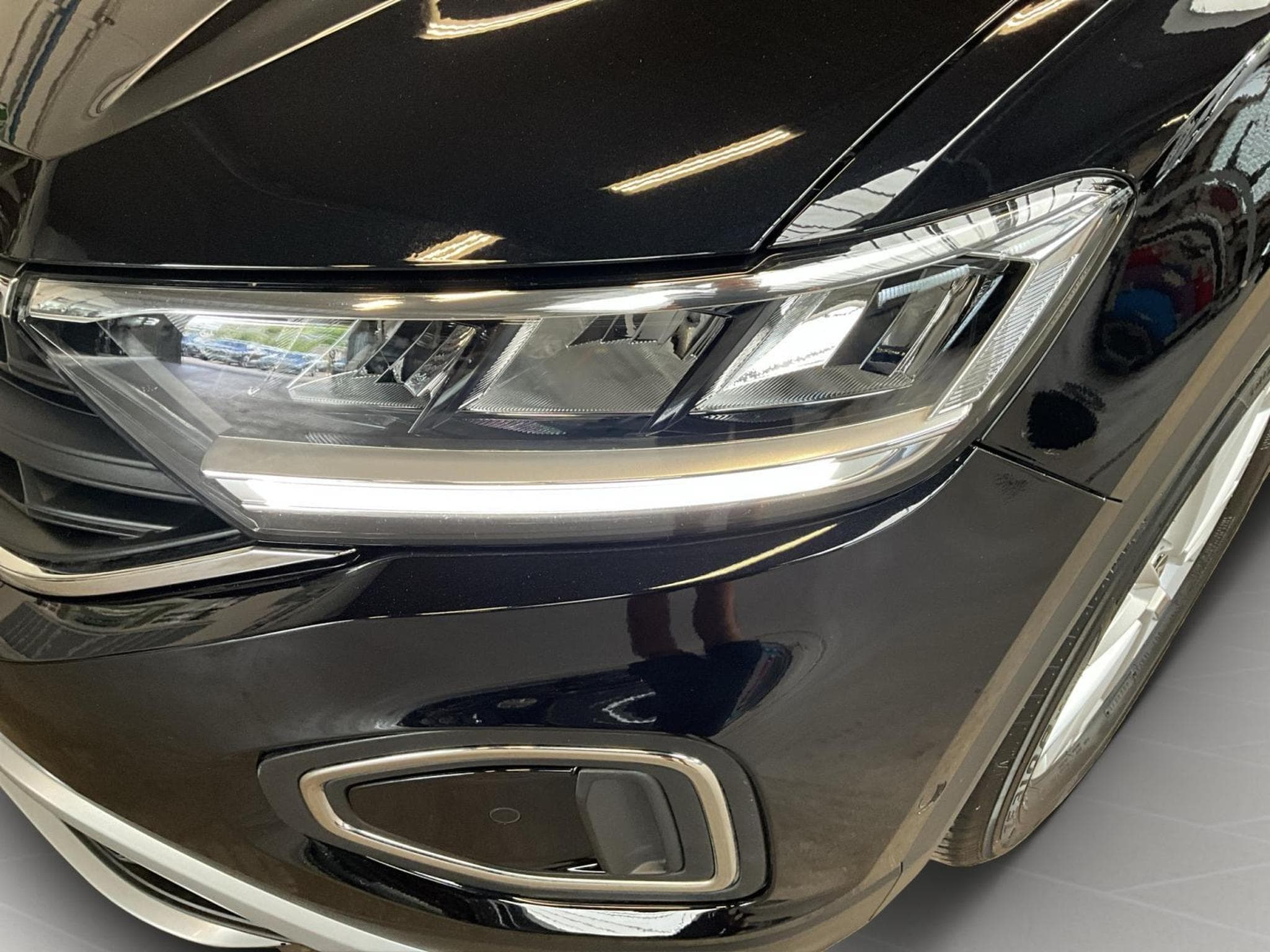 VW T-Roc Life+DSG+Led+Navi+P.Travel+LTE+Keyless (2022) - Photo 17