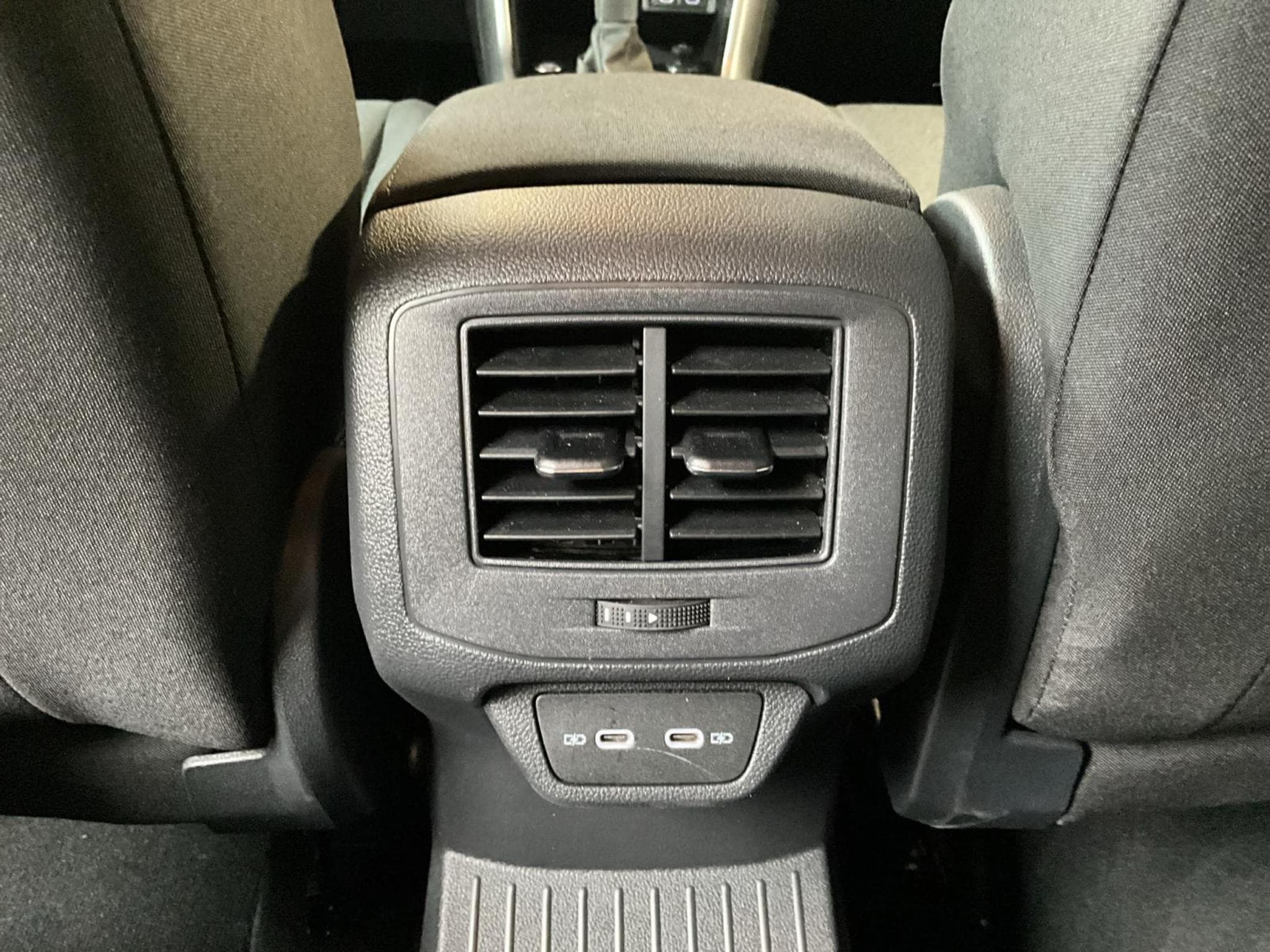 VW T-Roc Life+DSG+Led+Navi+P.Travel+LTE+Keyless (2022) - Photo 18