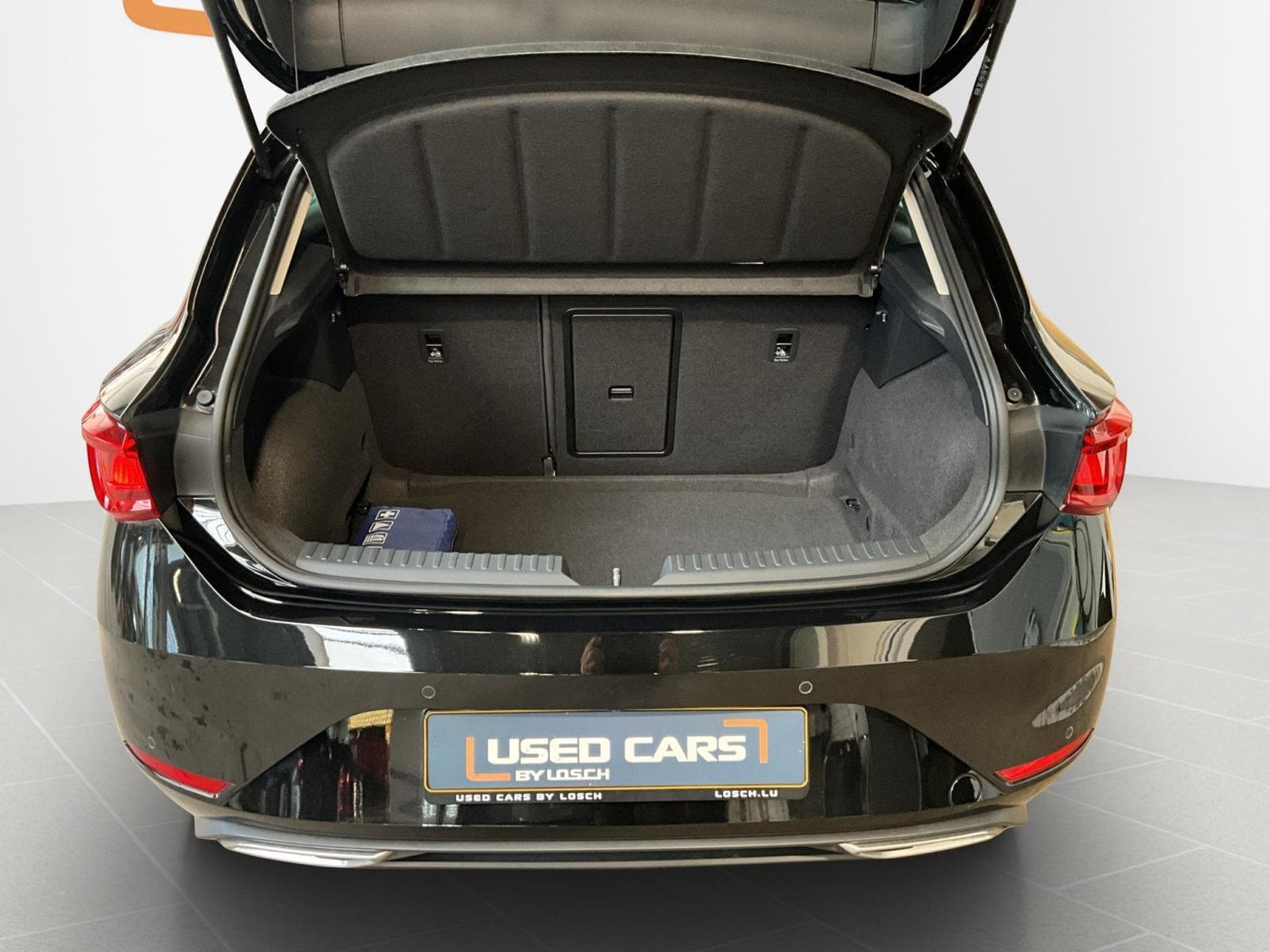 Seat Leon FR+Black-Edition+Matrix-LED+P.Vision+ (2025) - Photo 16