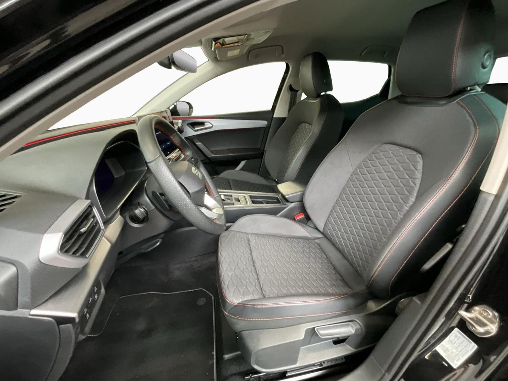 Seat Leon FR+Black-Edition+Matrix-LED+P.Vision+ (2025) - Photo 9