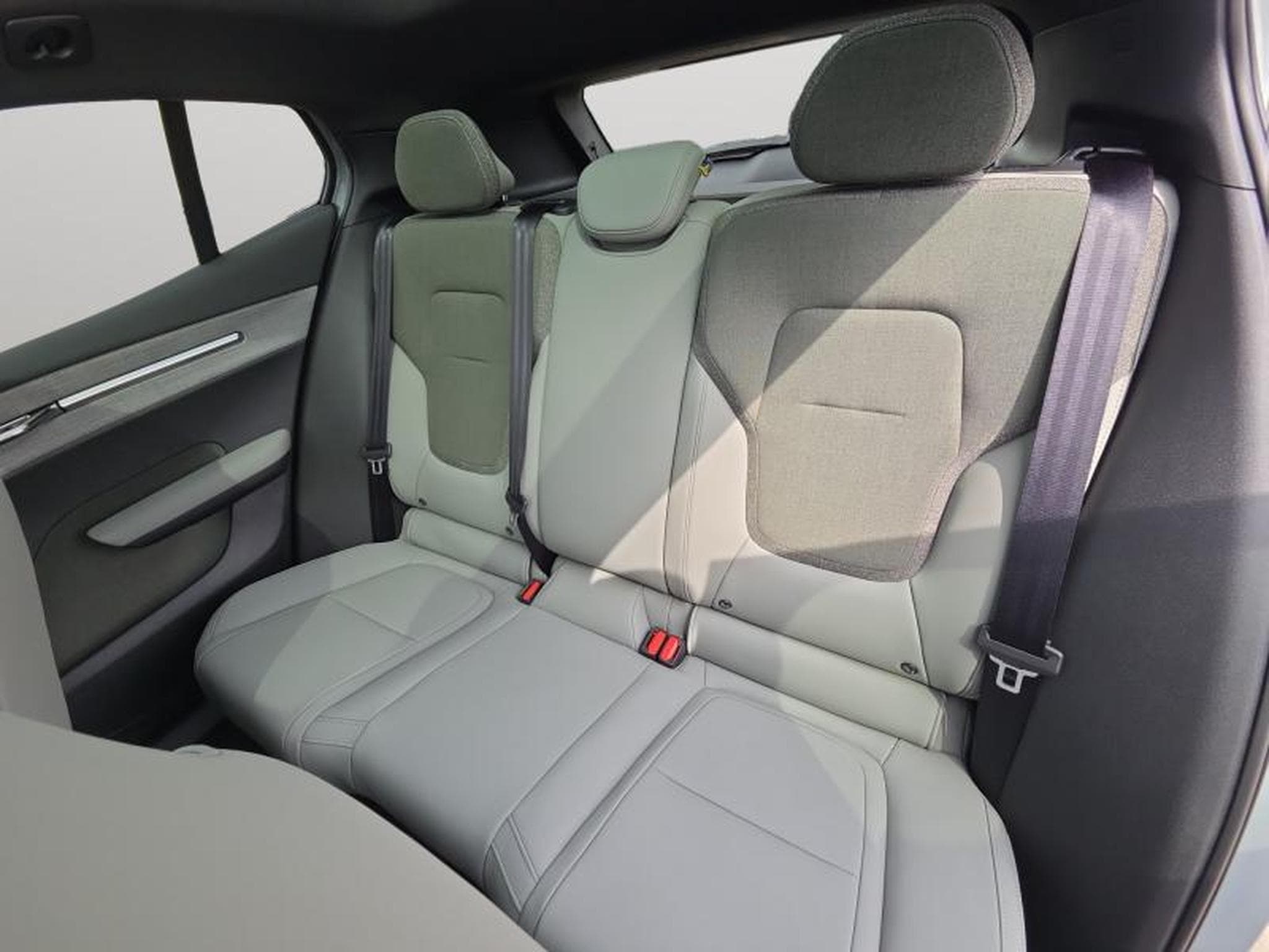 Volvo EX30 Cross Country Ultra Twin / Electrique (2026) - Photo 14