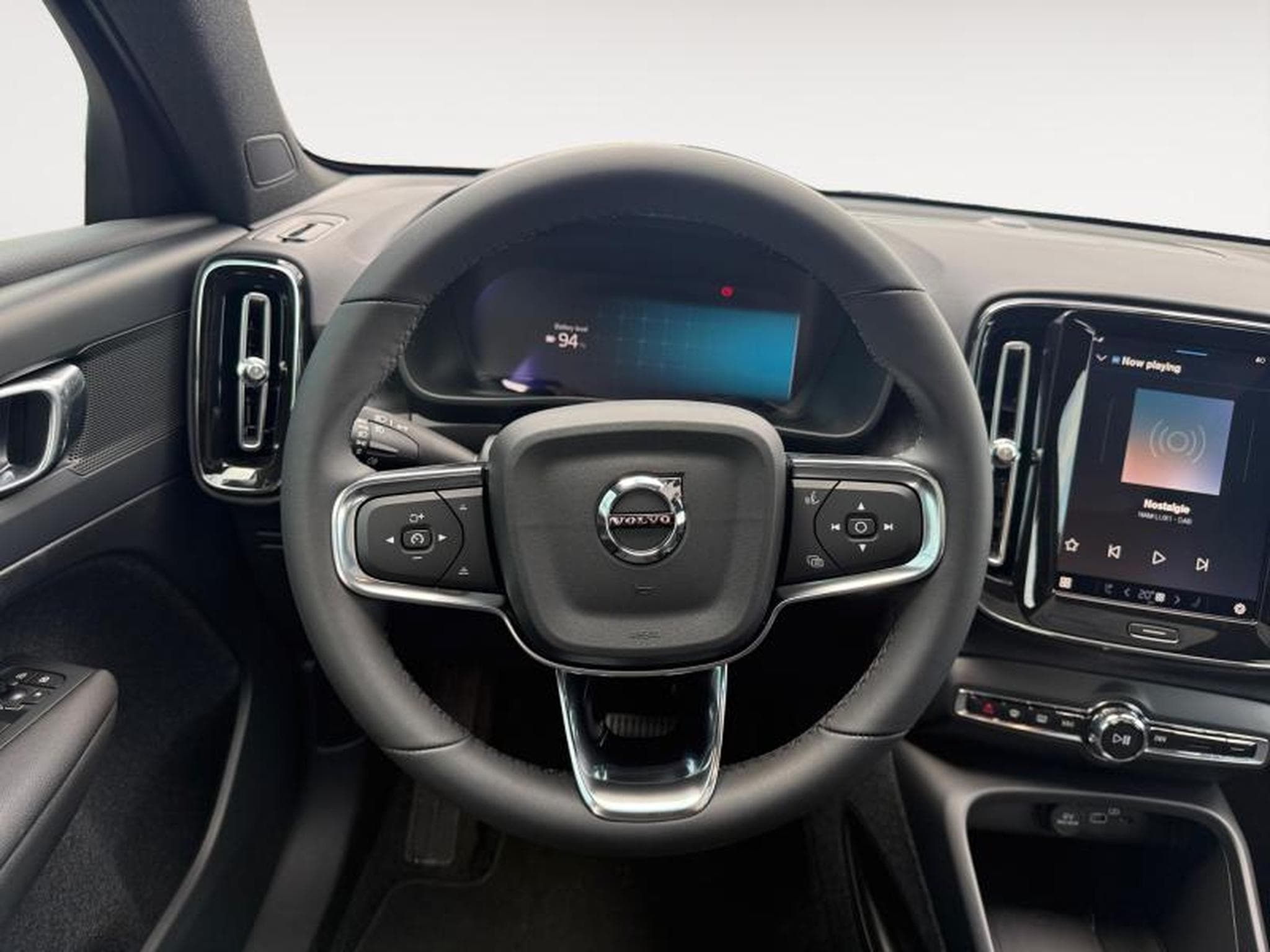 Volvo C40 Core Single Motor Extended Range (2025) - Photo 12