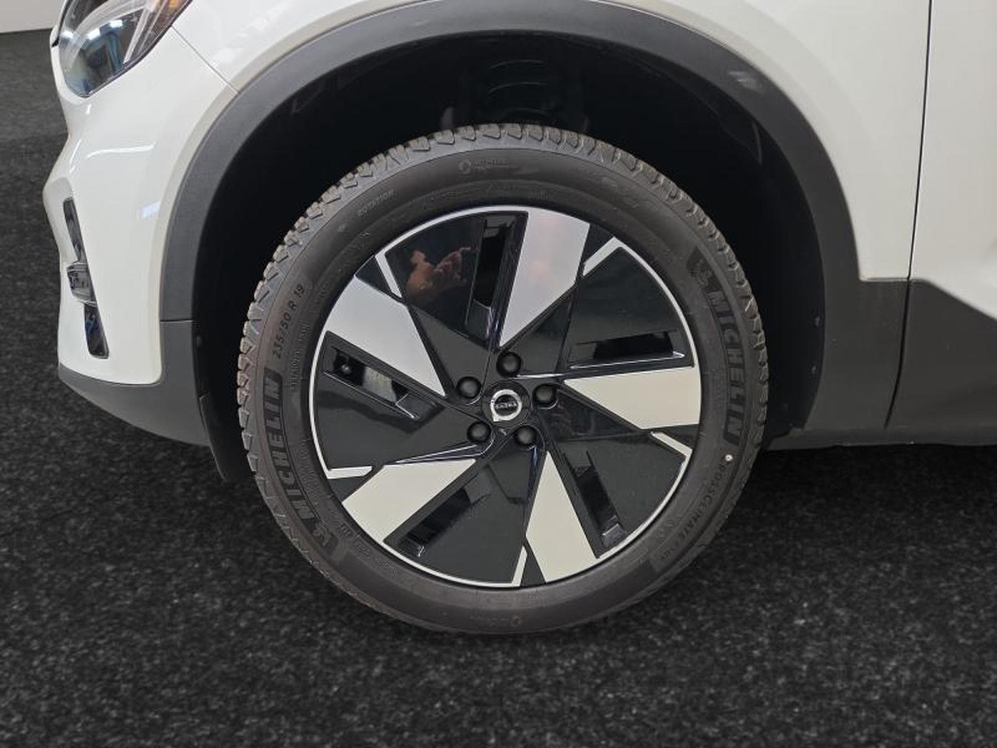 Volvo C40 Core Single Motor Extended Range (2025) - Photo 35