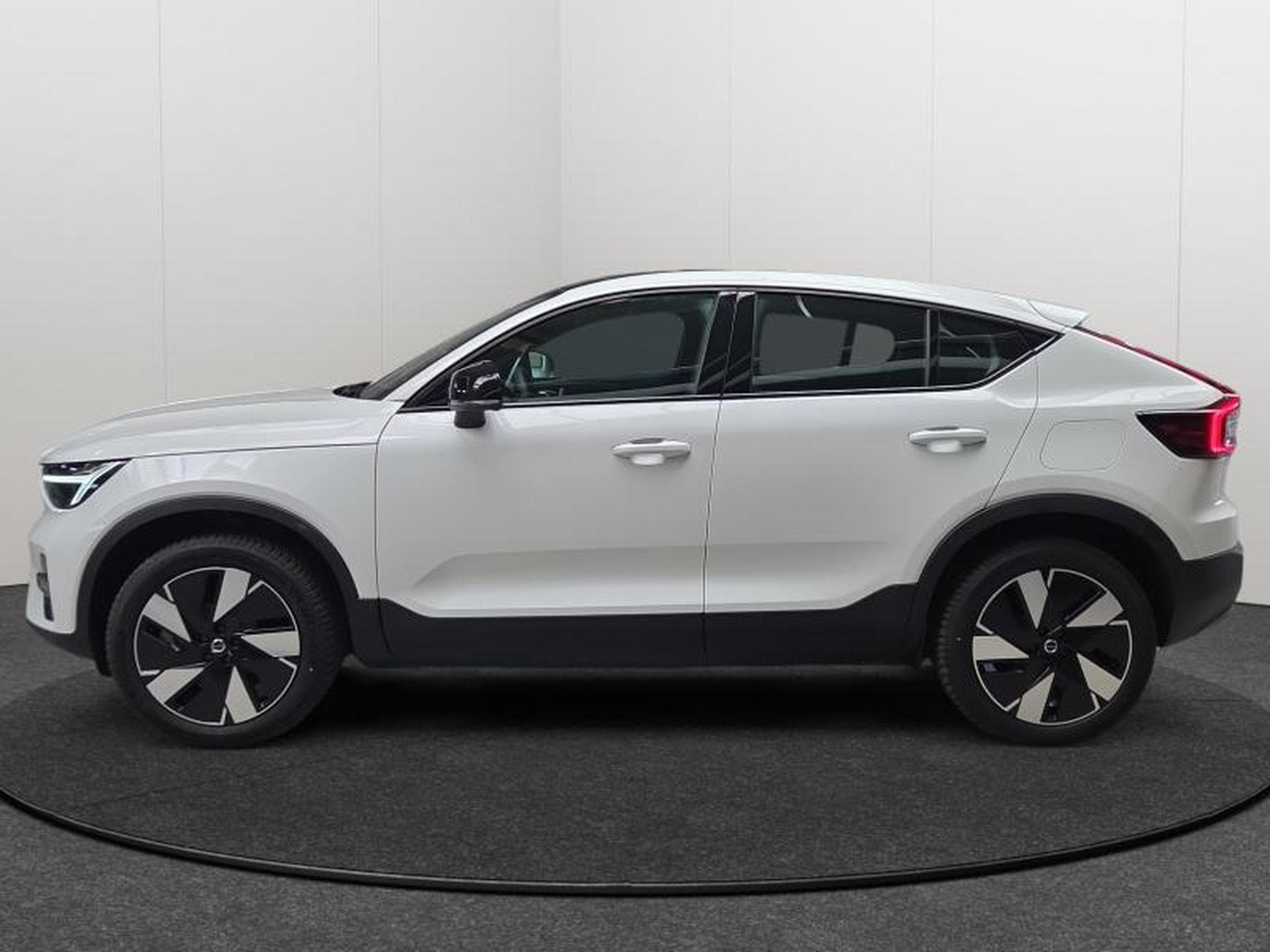 Volvo C40 Core Single Motor Extended Range (2025) - Photo 44