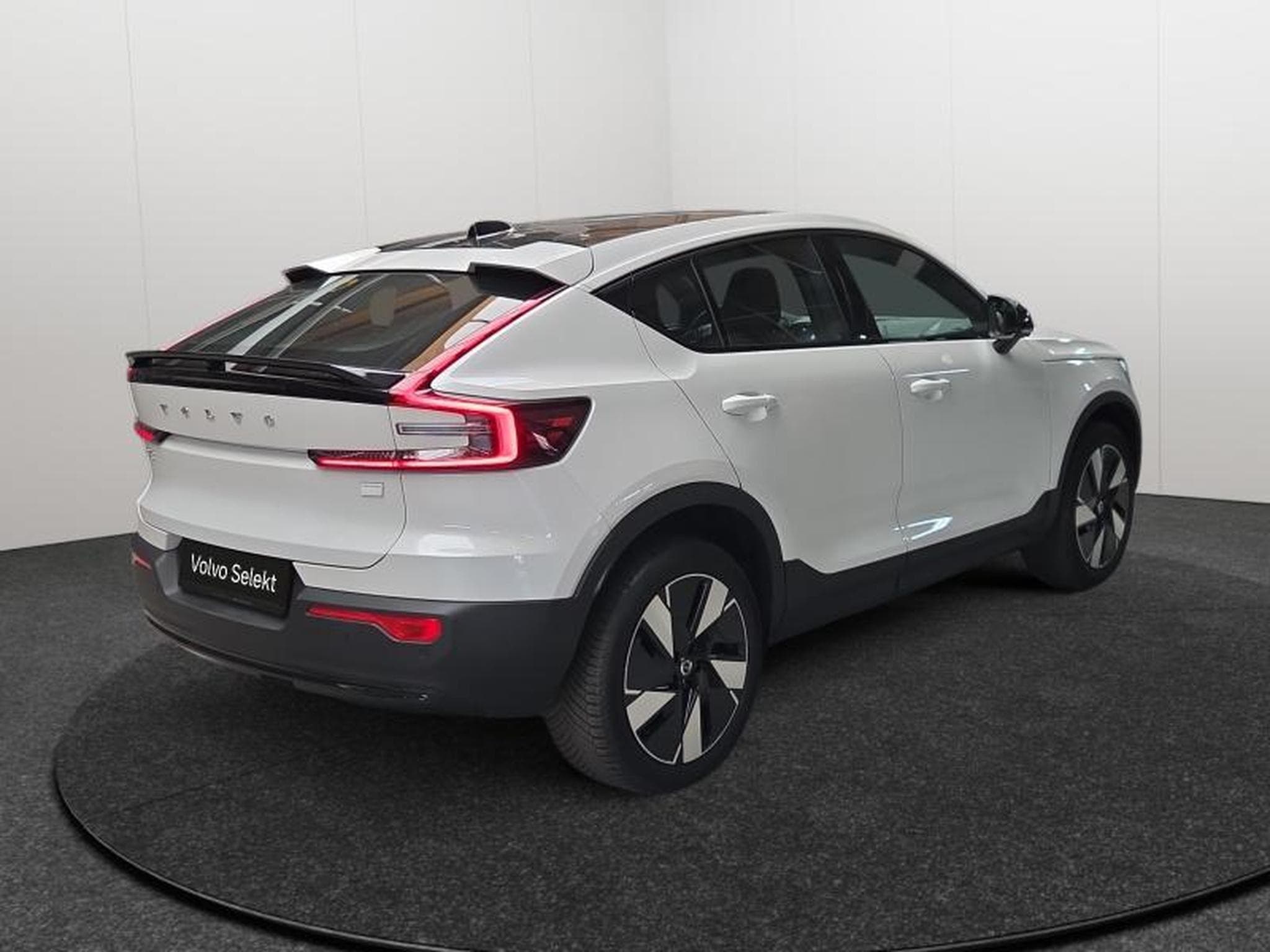 Volvo C40 Core Single Motor Extended Range (2025) - Photo 47