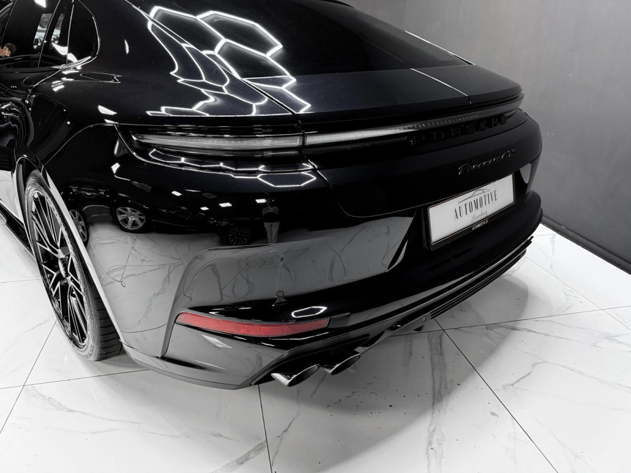 Porsche Panamera 4.0 V8 GTS / 5 SEATS / FULL (2025) - Photo 10