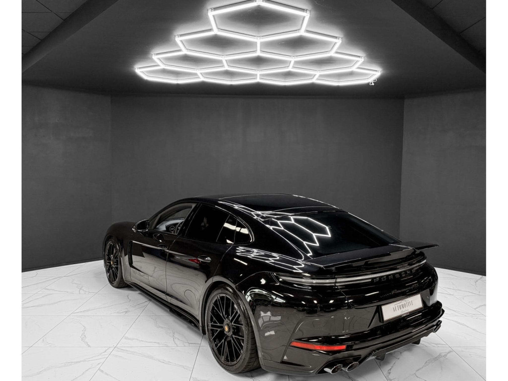 Porsche Panamera 4.0 V8 GTS / 5 SEATS / FULL (2025) - Photo 3