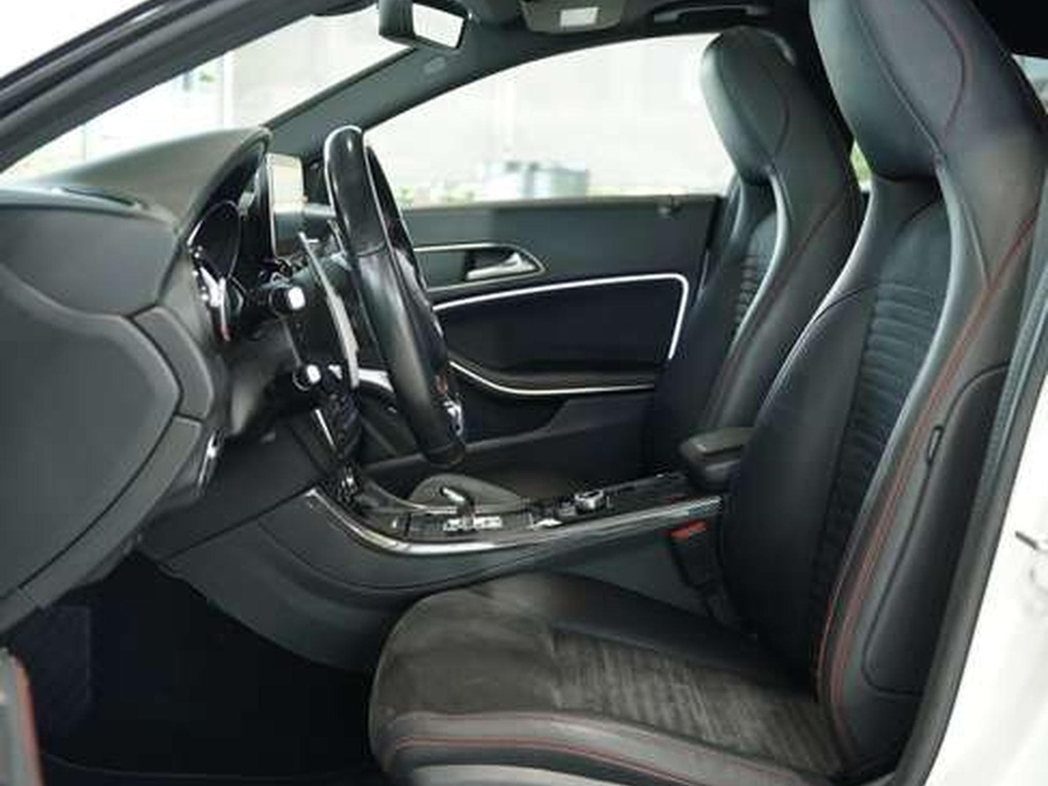 Mercedes CLA 45 AMG 4M *S-Abgas *H&K *Pano (2015) - Foto 26