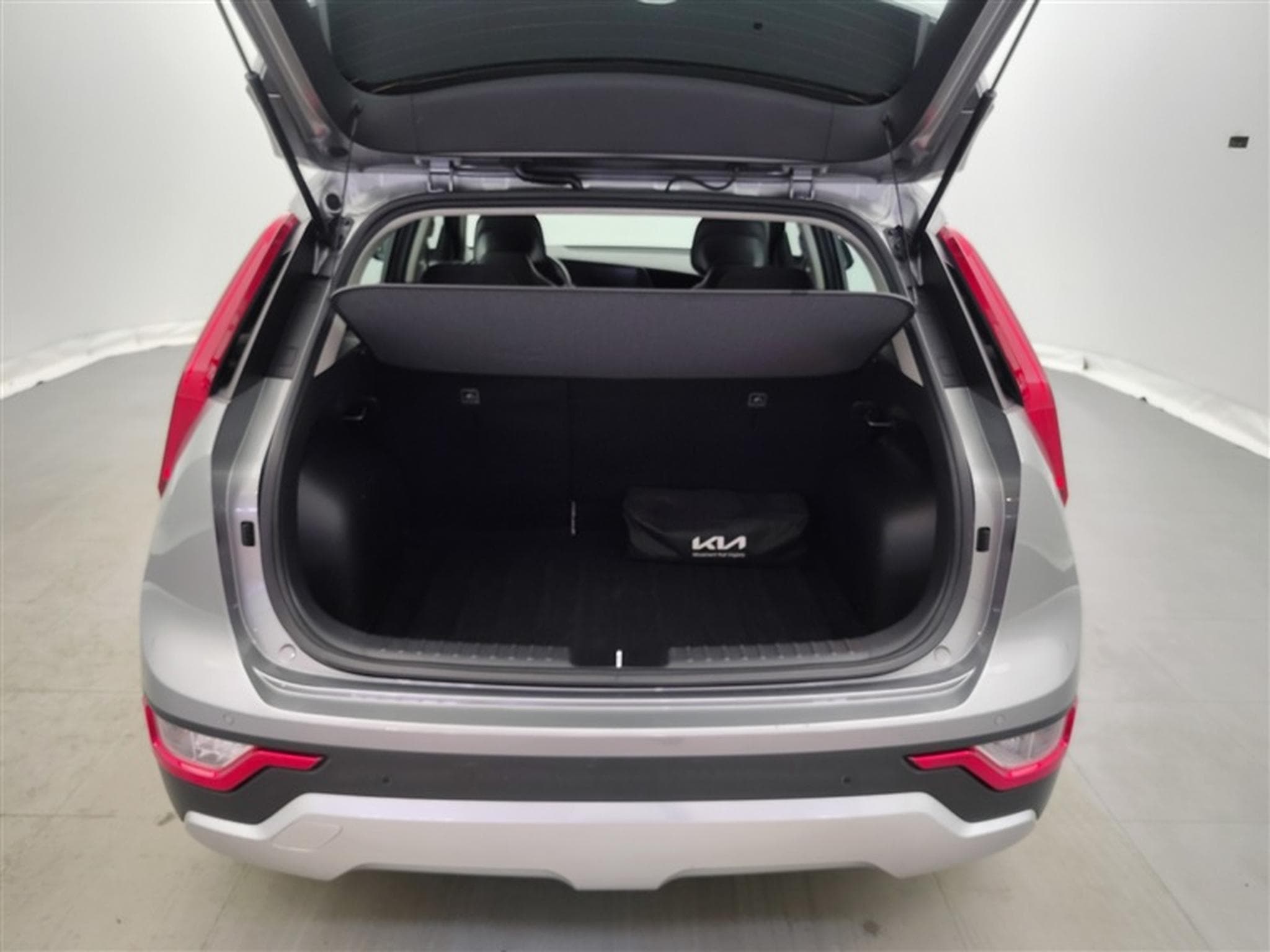 Kia Niro HEV 1.6 GDi Pure DCT (2023) - Photo 15