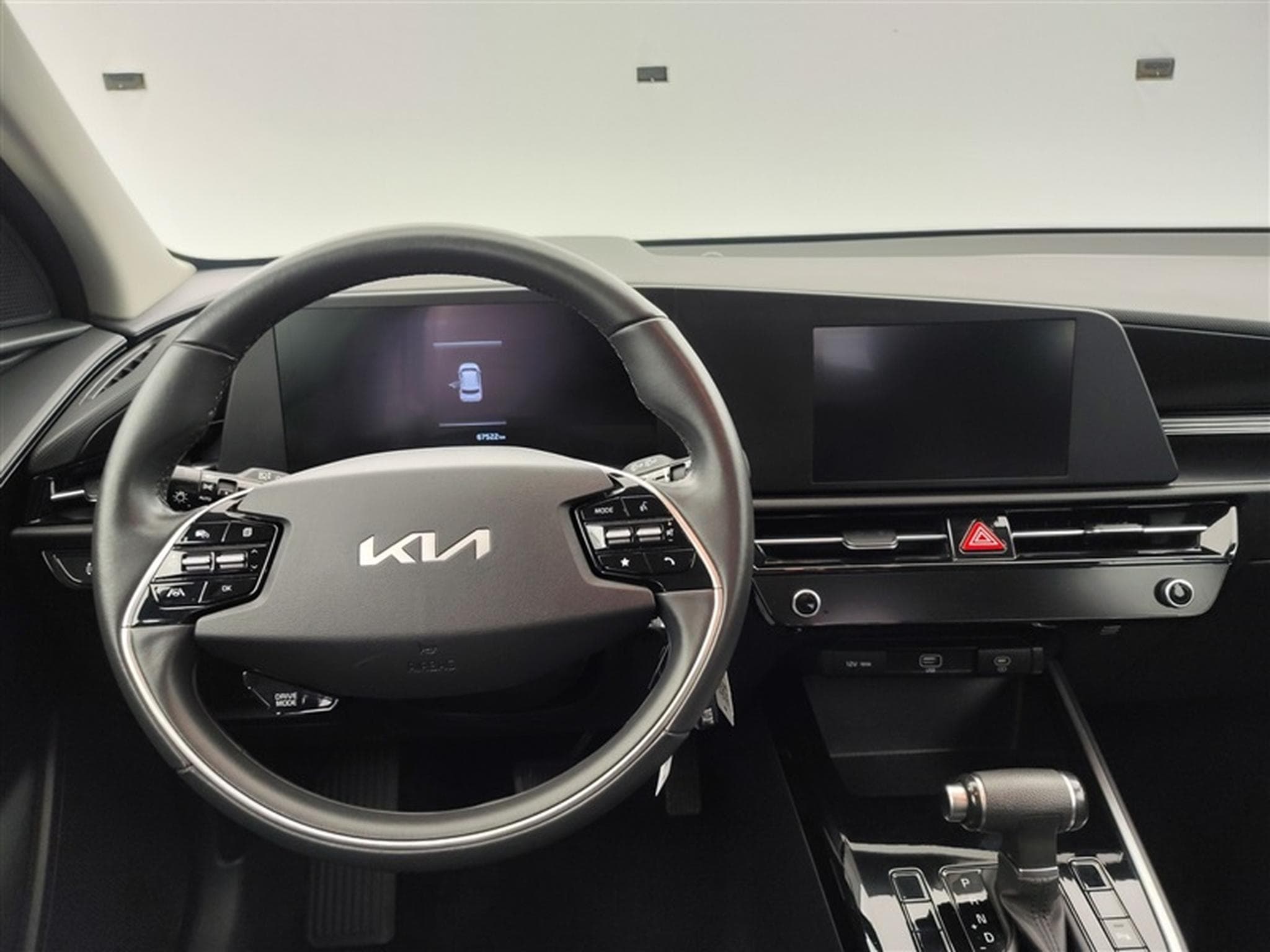 Kia Niro HEV 1.6 GDi Pure DCT (2023) - Photo 9