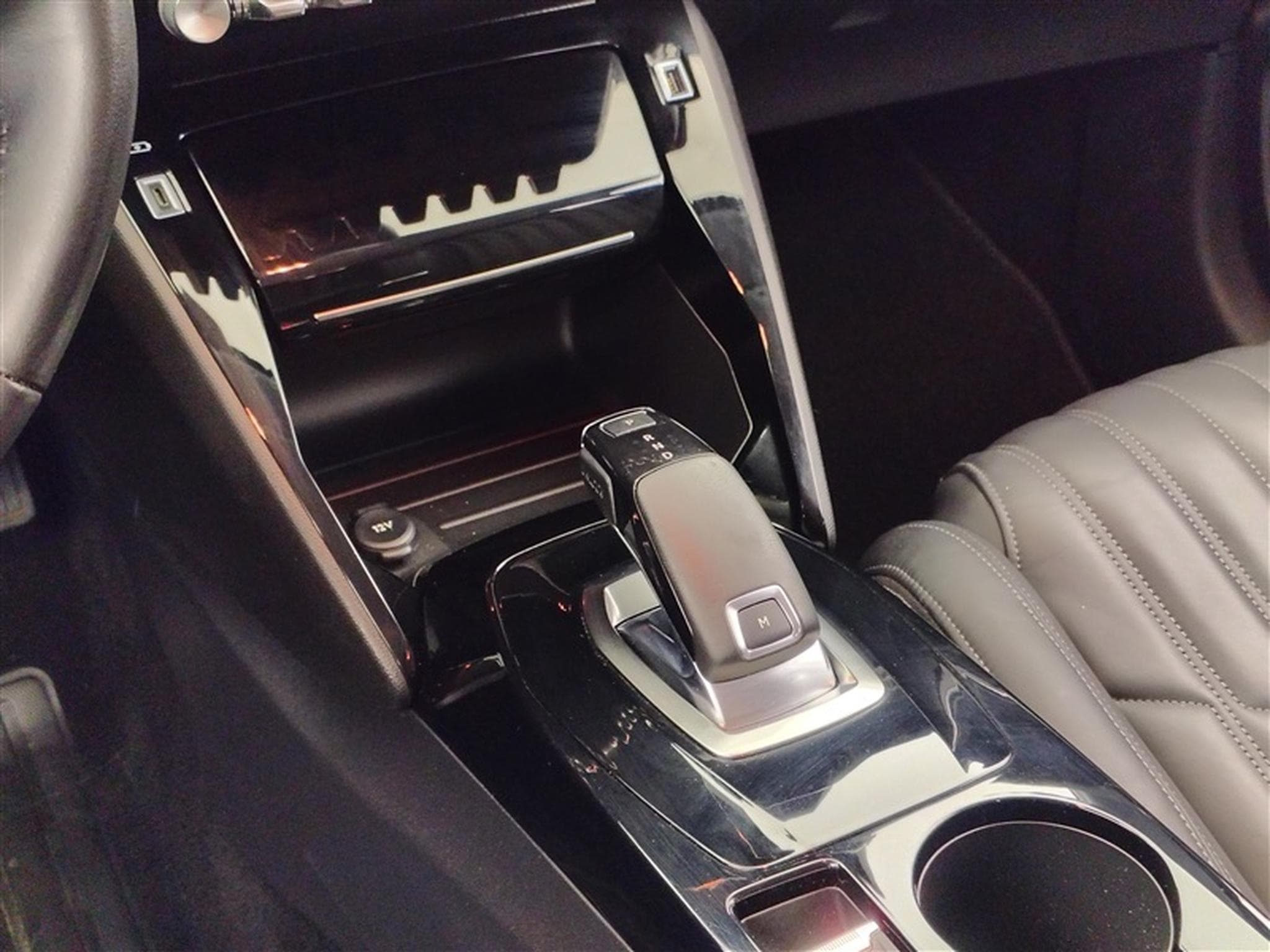 Peugeot 208 1.2i PureTech Allure CLIM/NAVI/CAMERA/CUIR (2020) - Photo 12