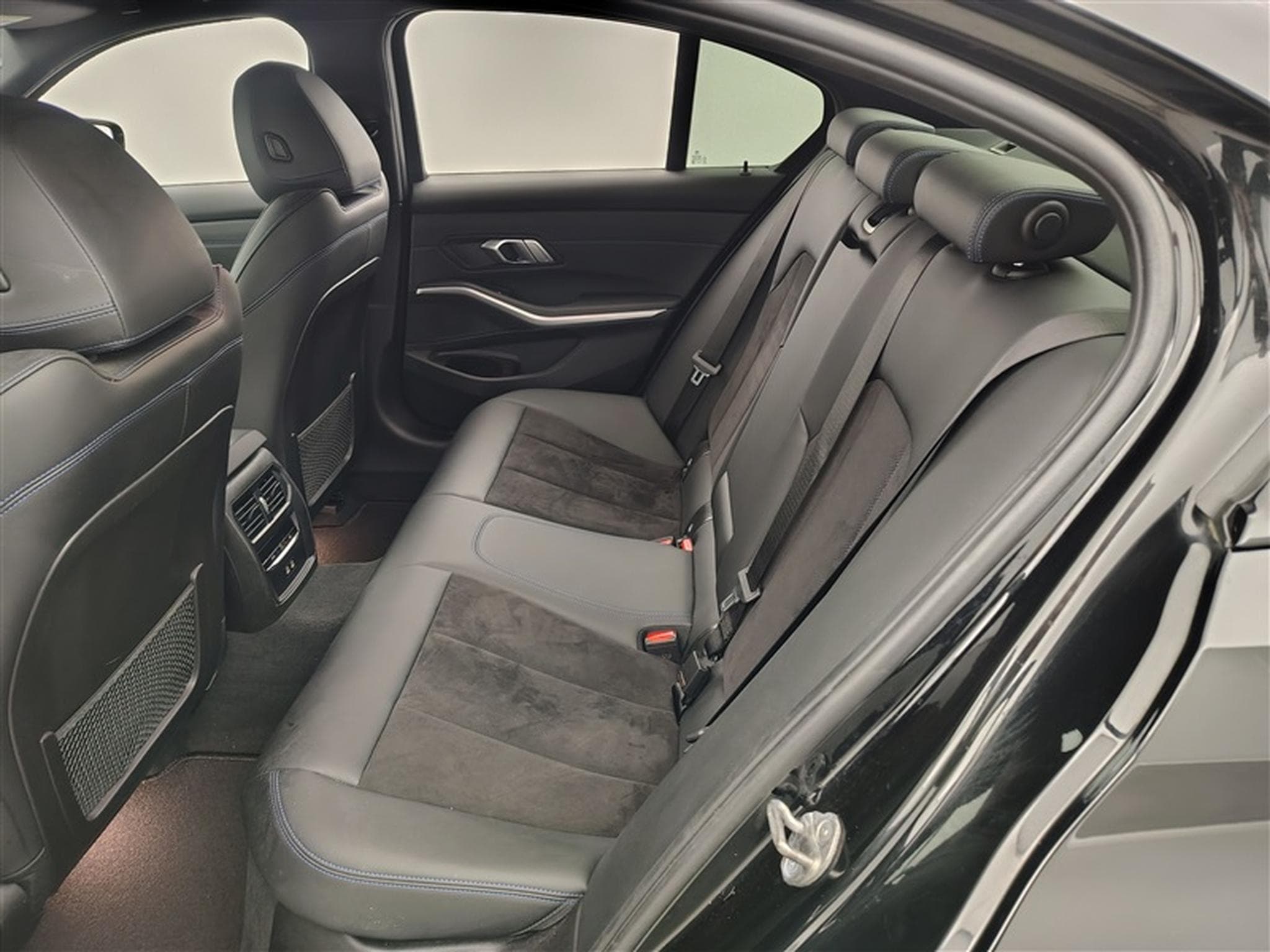 BMW 318 318 i Pack M (2023) - Photo 13